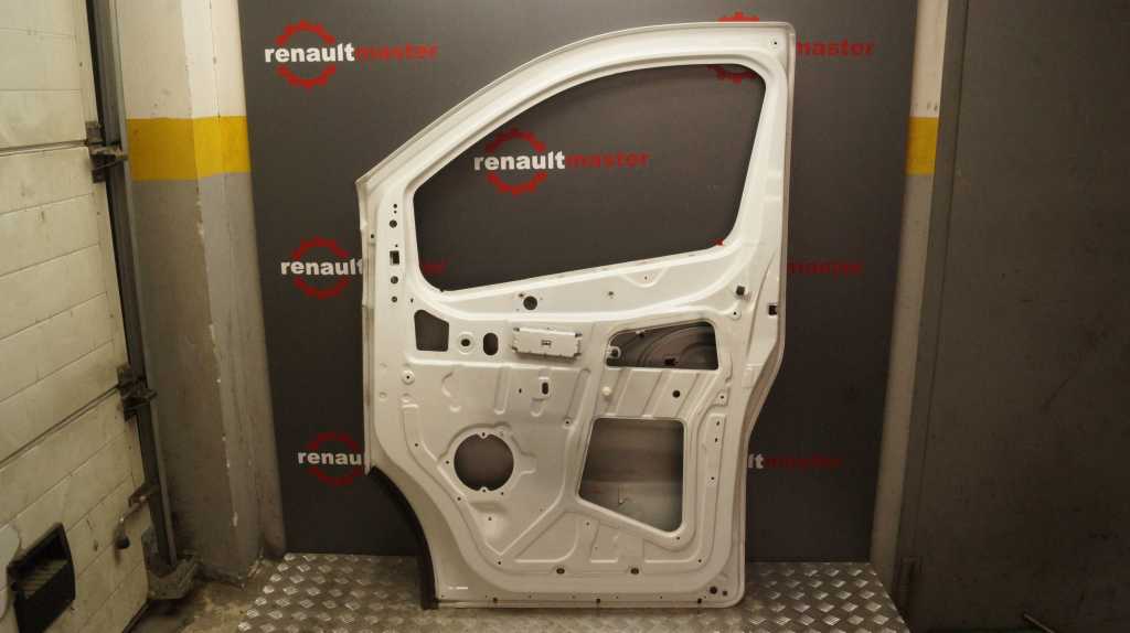 Двері передні праві Renault Trafic (Opel Vivaro, Nissan NV300) 2014 -, 801005445R Б/В