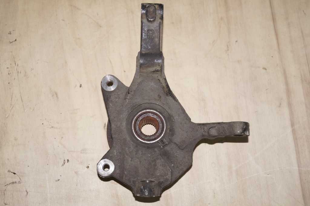 Ступиця передня Renault Trafic (Vivaro, Primastar) R, 8210001252 Б/В