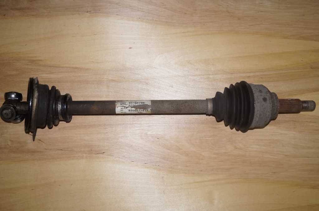 Піввісь Renault Trafic 1.9 (Vivaro, Primastar) 2001-2006 L, 391018828R Б/В