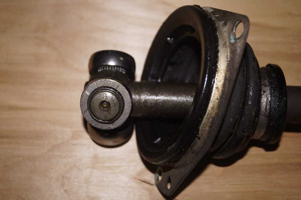Піввісь Renault Trafic 1.9 (Vivaro, Primastar) 2001-2006 L, 391018828R Б/В
