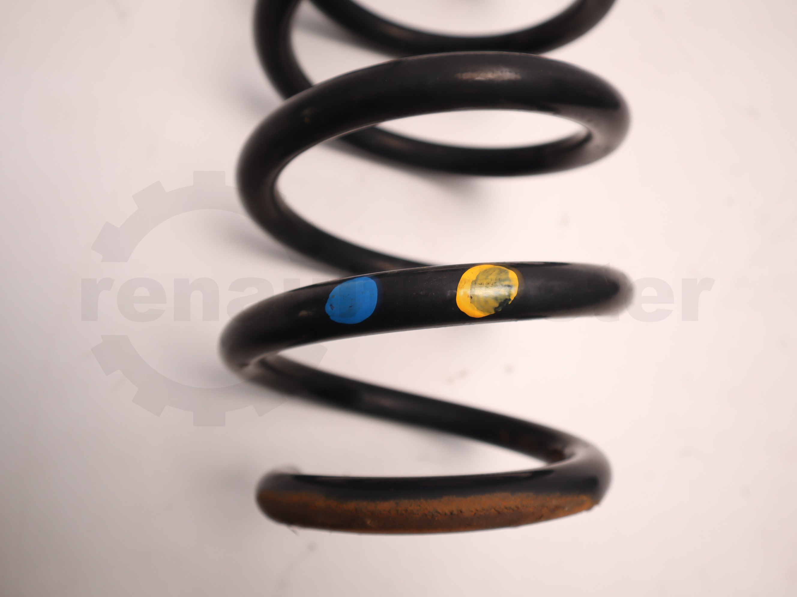 Пружина передня Renault Trafic (Vivaro, Primastar),2001-2014, -  8200187081 Б/В