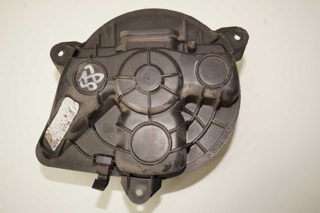 Моторчик пічки Renault Trafic (Vivaro, Primastar) 2001-, 7701208225 Б/В