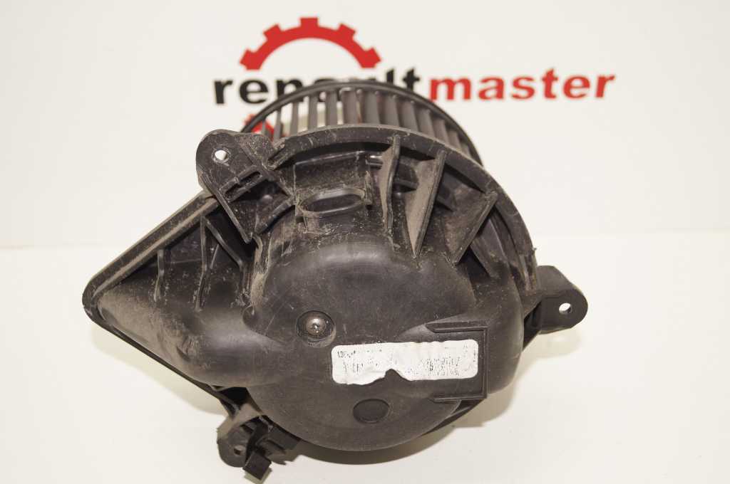 Моторчик пічки Renault Trafic (Vivaro, Primastar) 2001-, 7701208225 Б/В