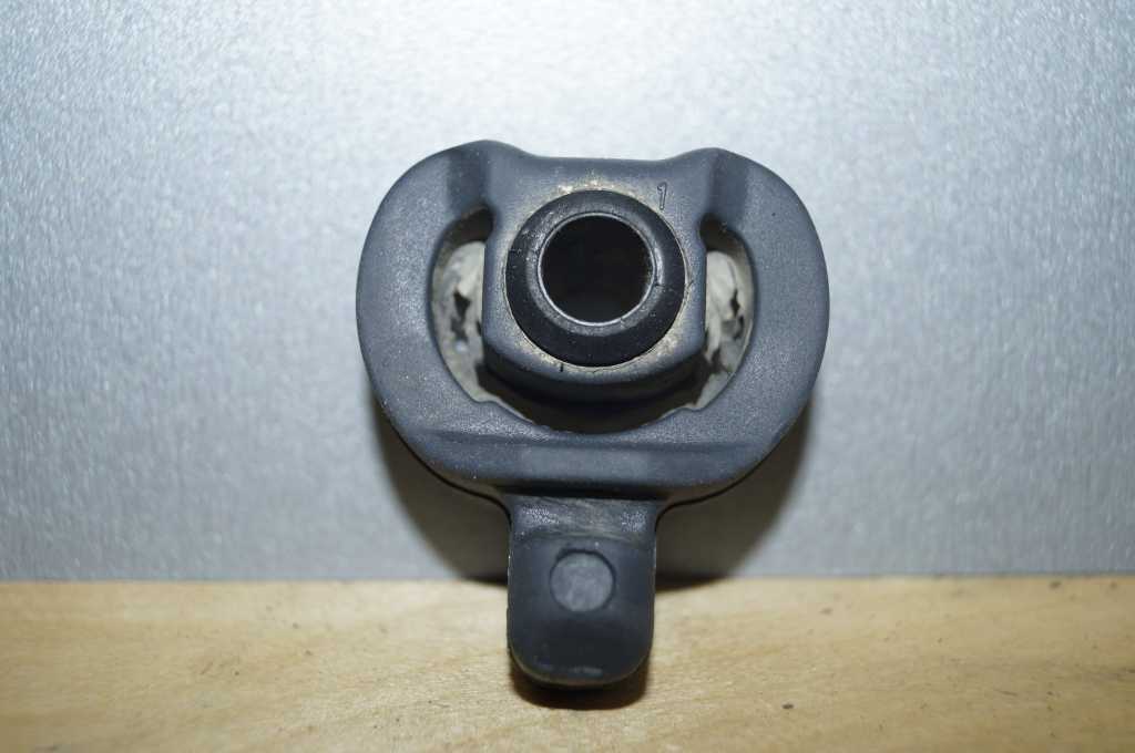 Кріплення вихлопної труби Renault Master 2 (Movano,Interstar) 1998-2010, 7700849461 Б/В