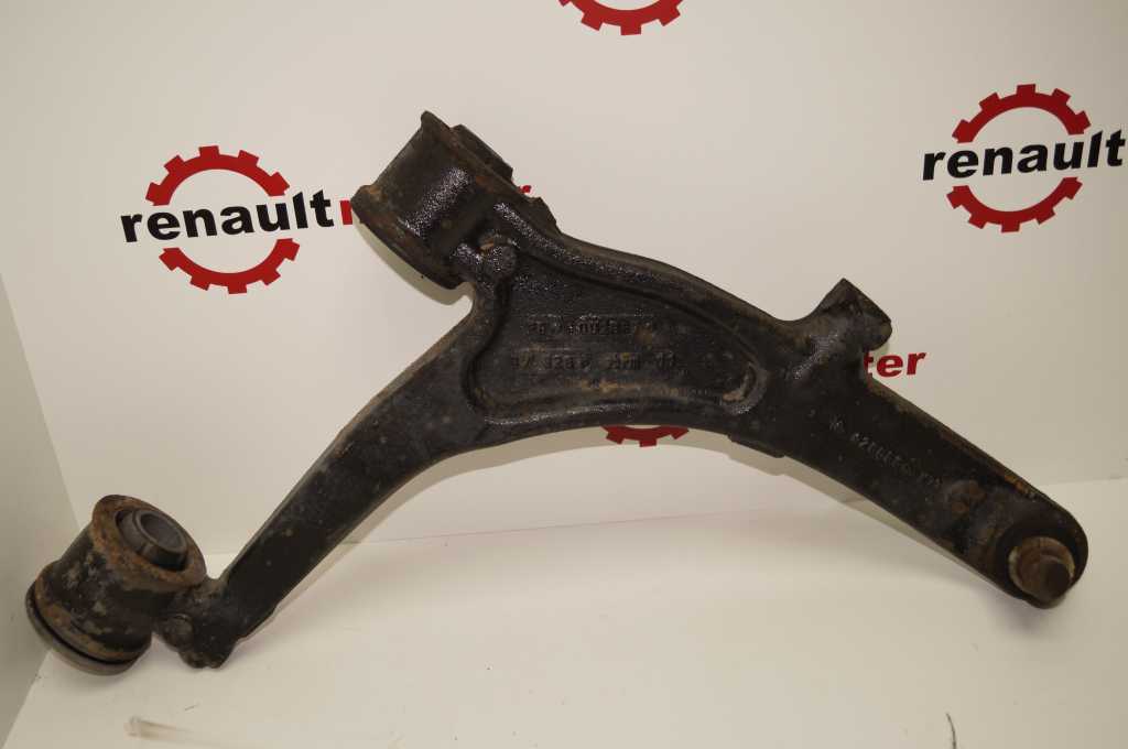 Ричаг нижній правий Renault Master (Movano,Interstar) 2003-2010, 8200767825 Б/В