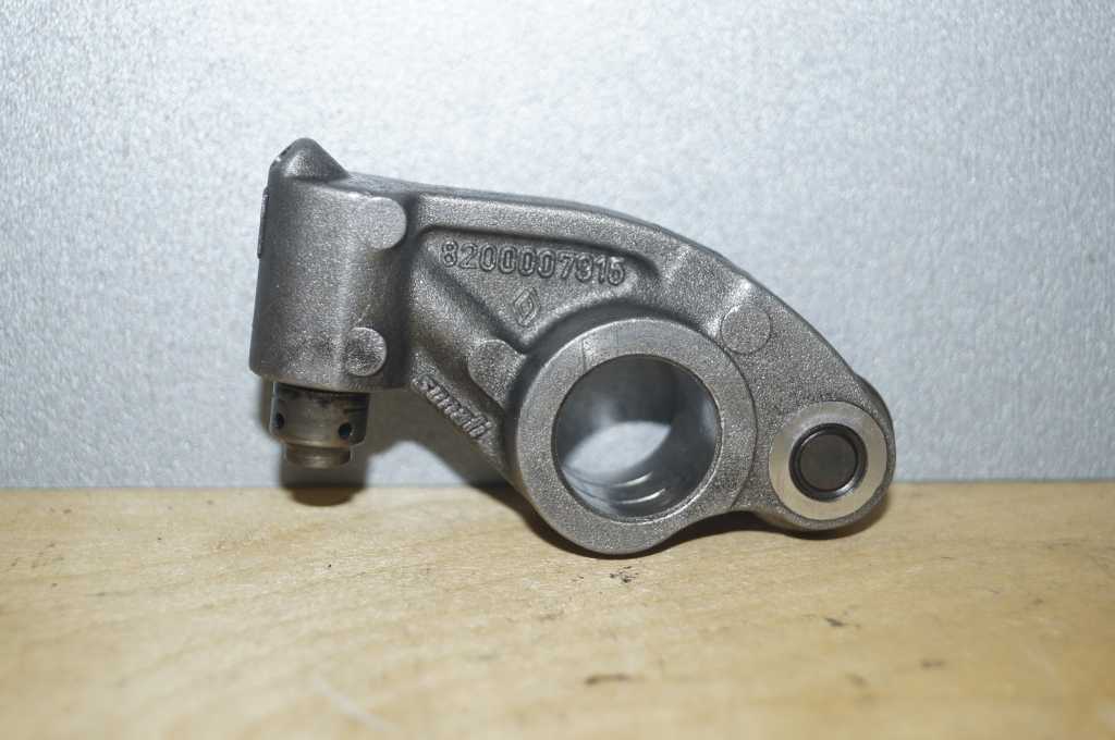 Гідрокомпенсатор 2.5 Renault Master (Movano,Interstar) 2003-2010, 8201067796 Б/В