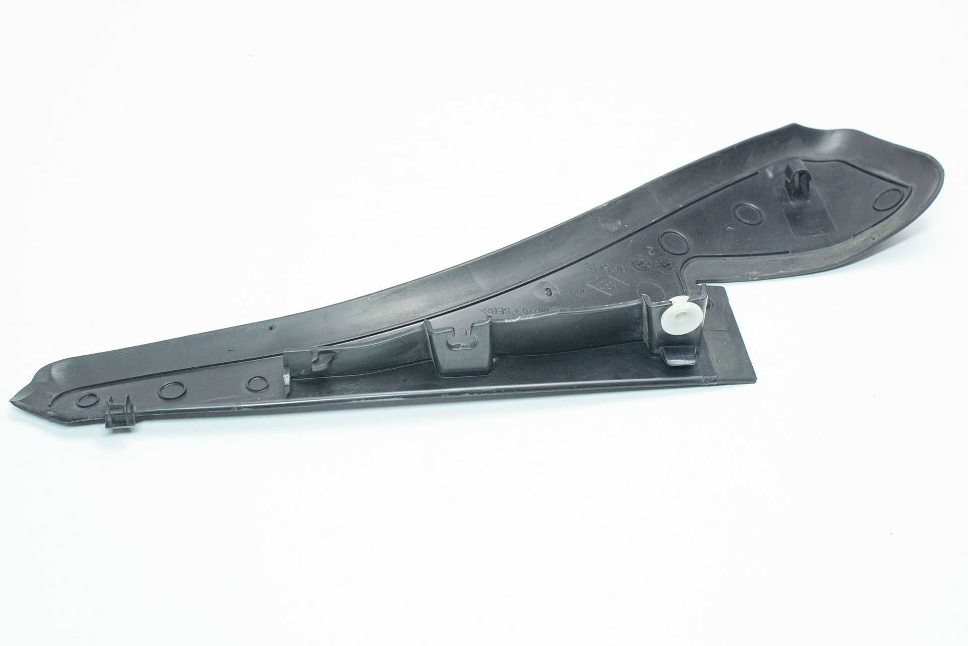 Накладка скла лобового ліва Renault Master (Opel Movano, Nissan NV400) 2010 -, 668110012R Б/В
