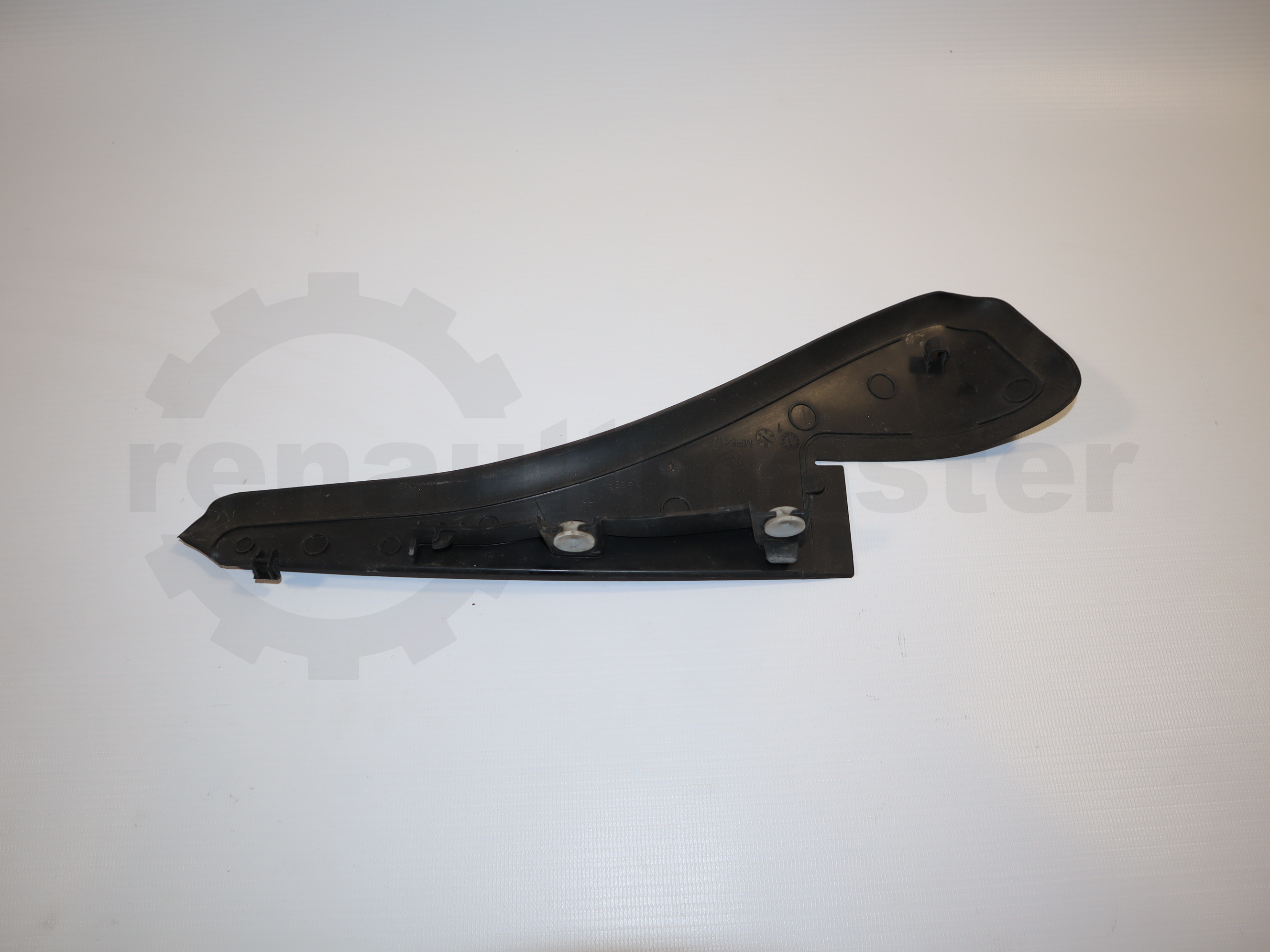 Накладка скла лобового ліва Renault Master (Opel Movano, Nissan NV400) 2010 -, 668110012R Б/В