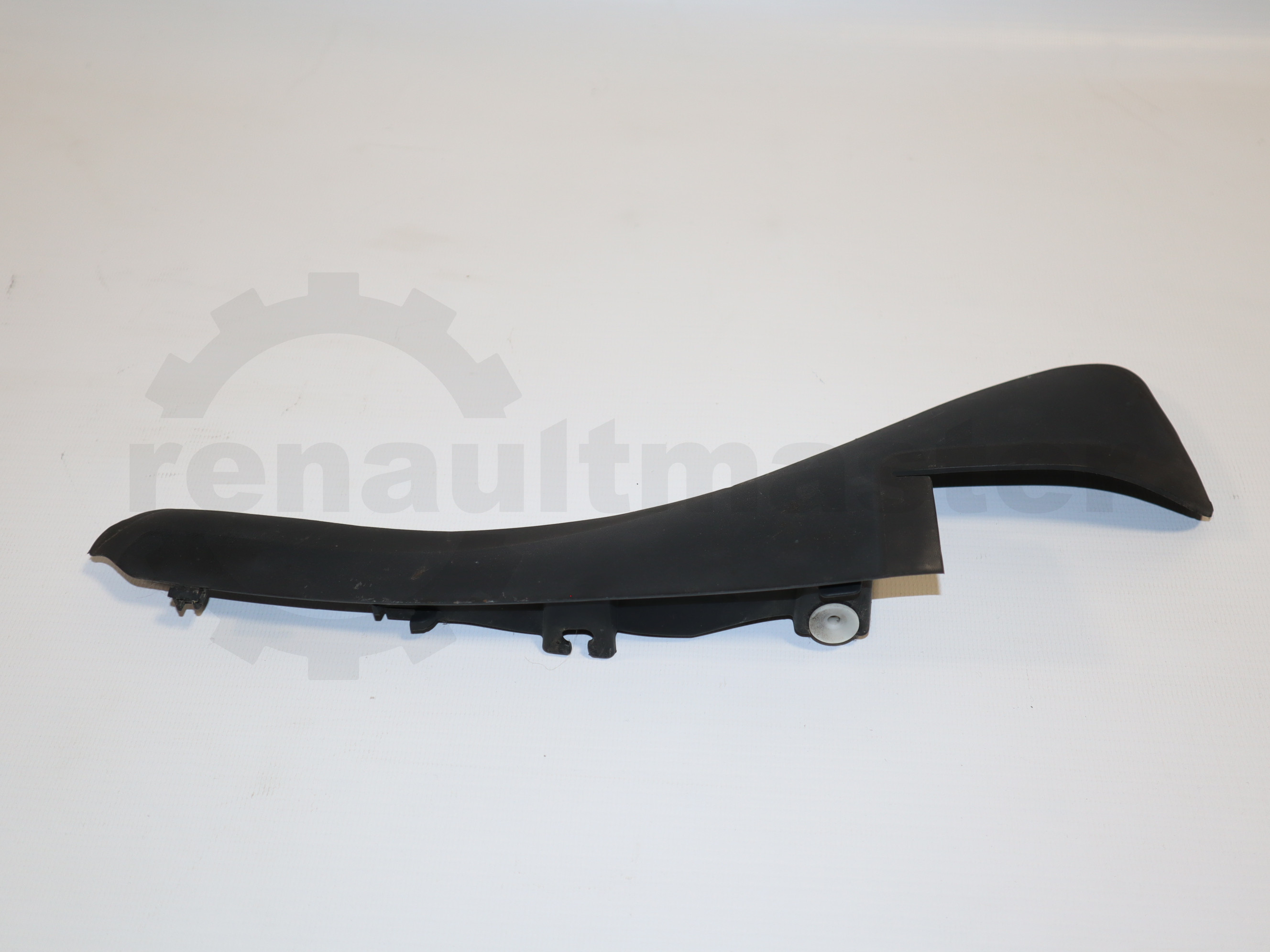 Накладка скла лобового права Renault Master (Opel Movano, Nissan NV400) 2010 -, 668100009R Б/В