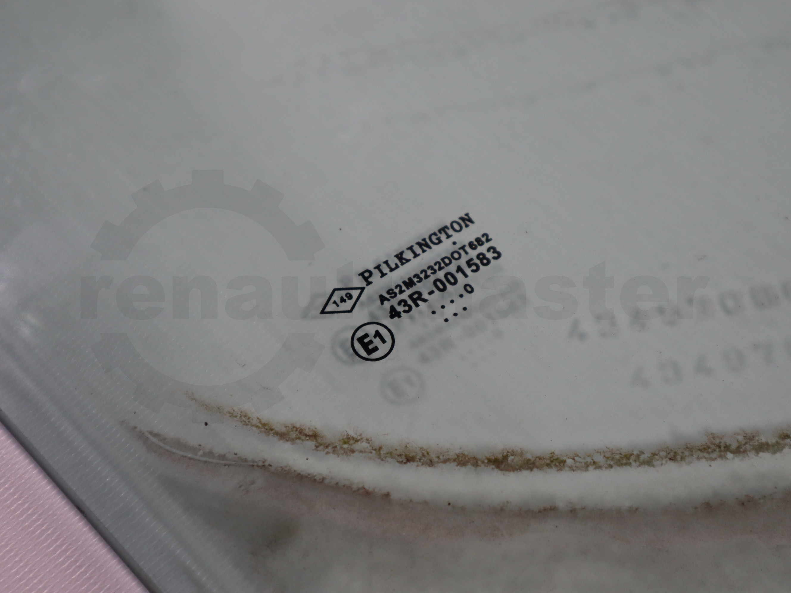 Скло опускне правих дверей (бокове) Renault Master (Opel Movano, Nissan NV400) 2010 -, 8200671991 Б/В
