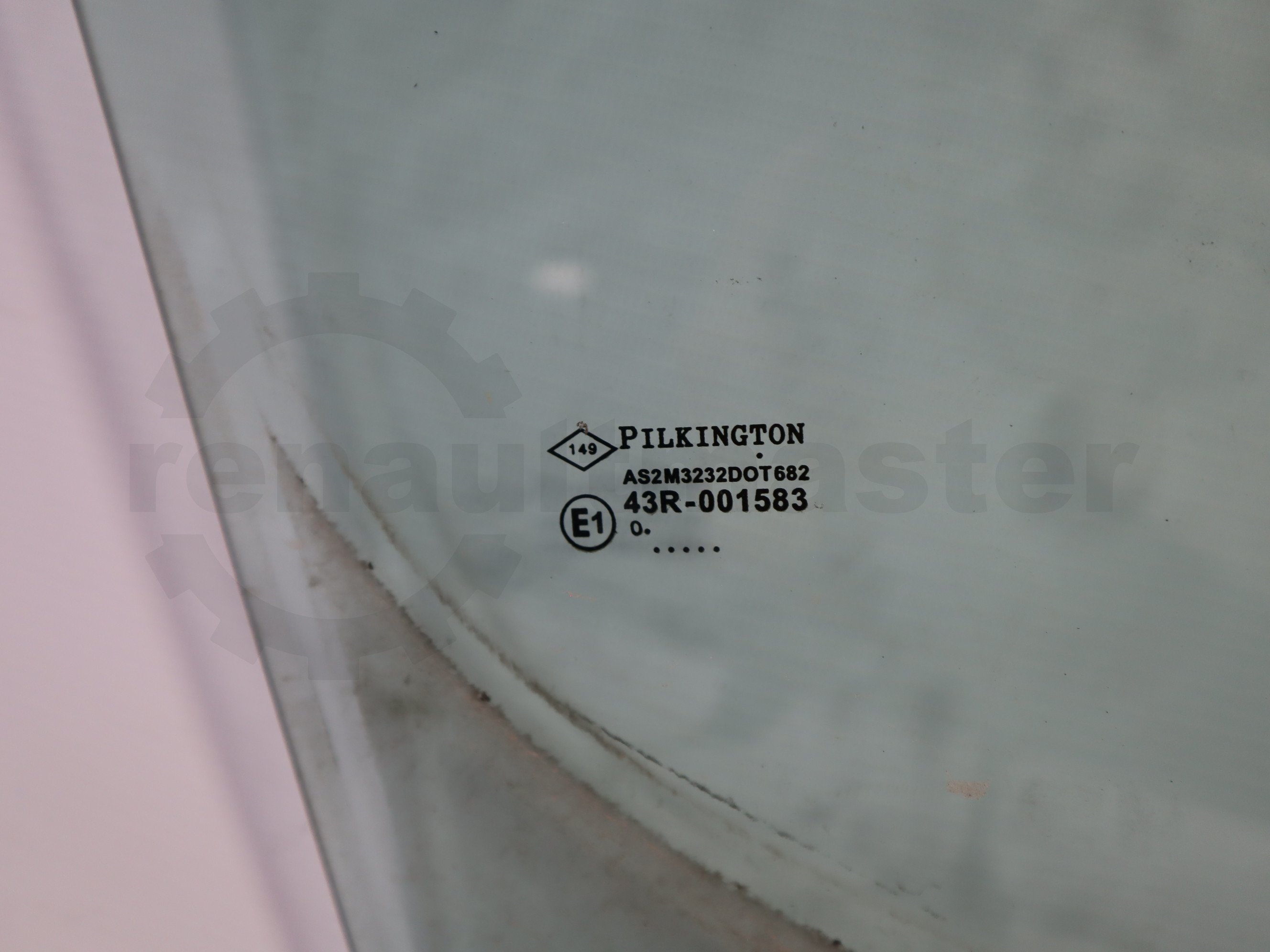 Скло опускне правих дверей (бокове) Renault Master (Opel Movano, Nissan NV400) 2010 -, 8200671991 Б/В