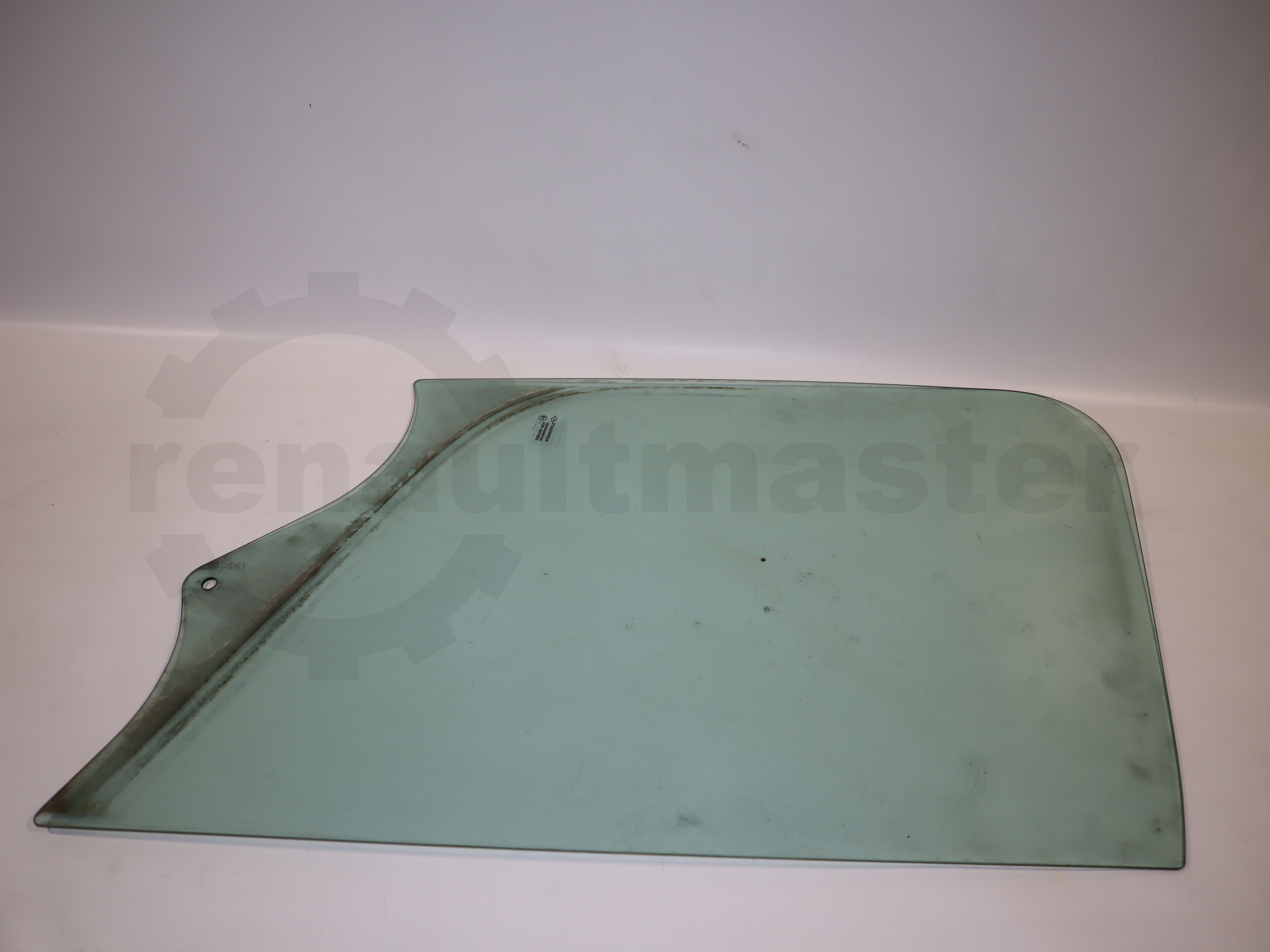 Скло опускне правих дверей (бокове) Renault Master (Opel Movano, Nissan NV400) 2010 -, 8200671991 Б/В