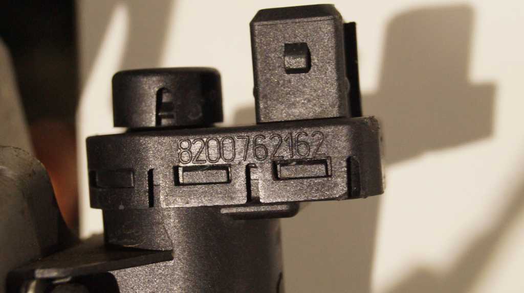 Клапан обходу ROG Renault Master/Trafic (Opel Movano/Vivaro, Nissan NV400/NV300) 2010 -, 8200762162 Б/В
