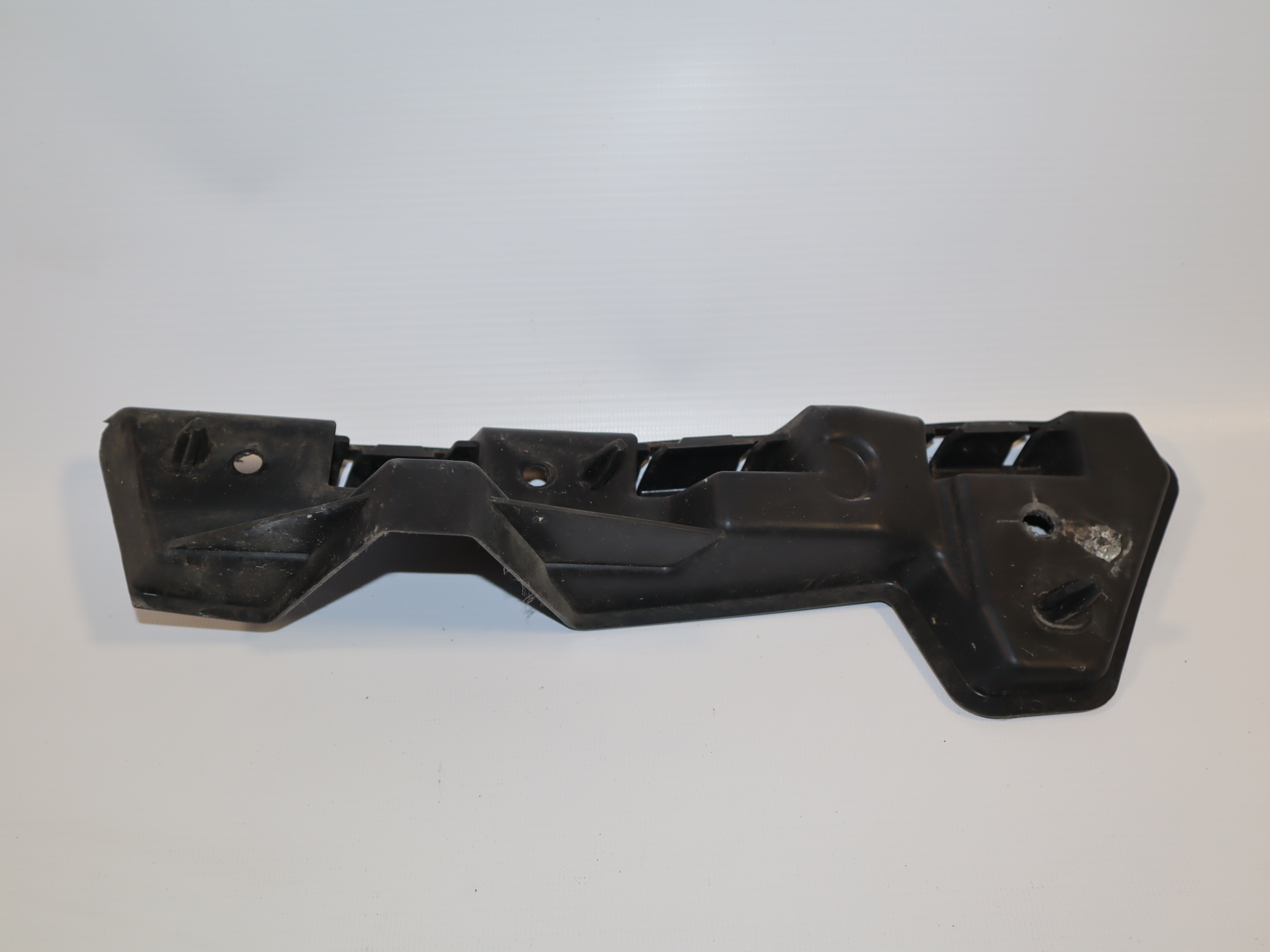 Кріплення переднього бампера ліве Renault Master (Opel Movano, Nissan NV400) 2010 -, 620430006R Б/В