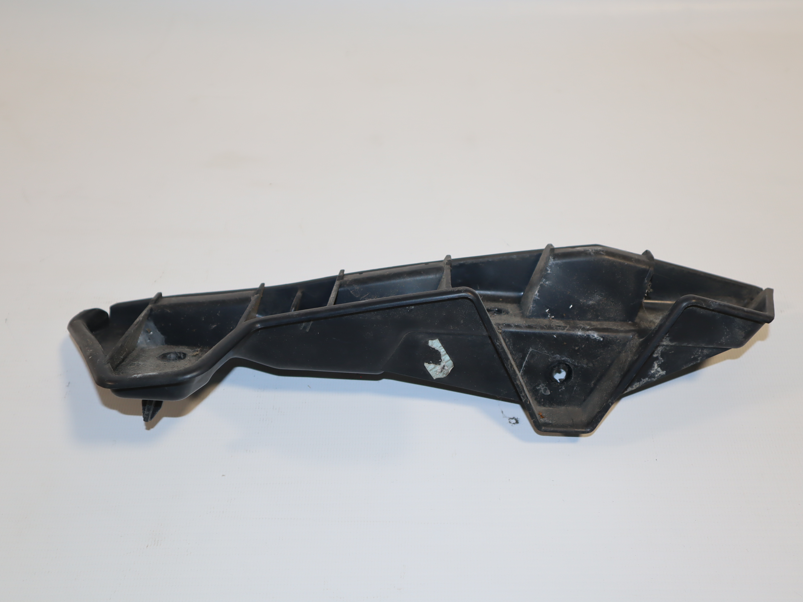 Кріплення переднього бампера ліве Renault Master (Opel Movano, Nissan NV400) 2010 -, 620430006R Б/В