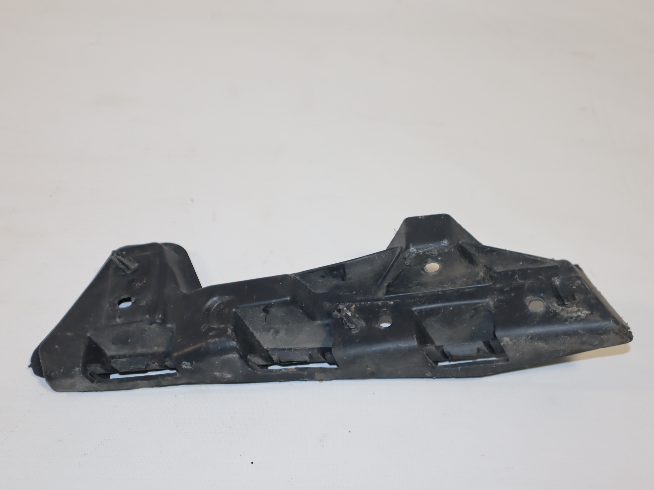 Кріплення переднього бампера ліве Renault Master (Opel Movano, Nissan NV400) 2010 -, 620430006R Б/В
