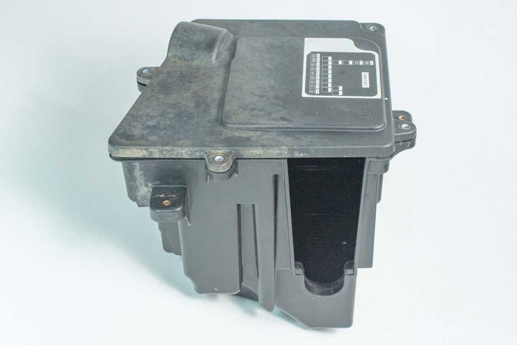 Корпус блока запобіжників (великий) Renault Master (Opel Movano, Nissan NV400) 2010 -, 243137085R Б/В