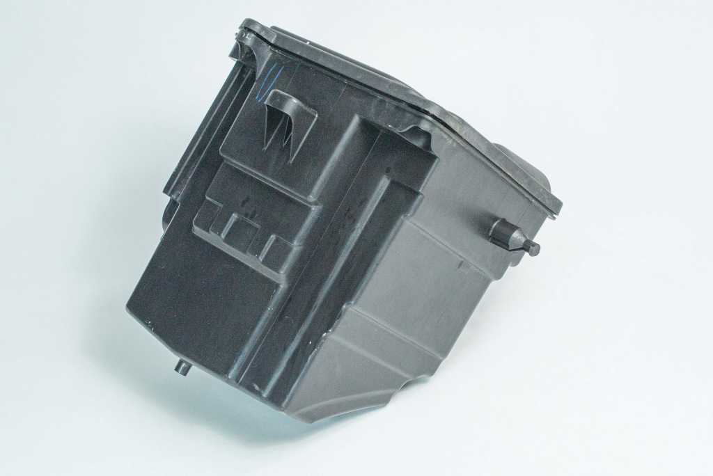 Корпус блока запобіжників (великий) Renault Master (Opel Movano, Nissan NV400) 2010 -, 243137085R Б/В