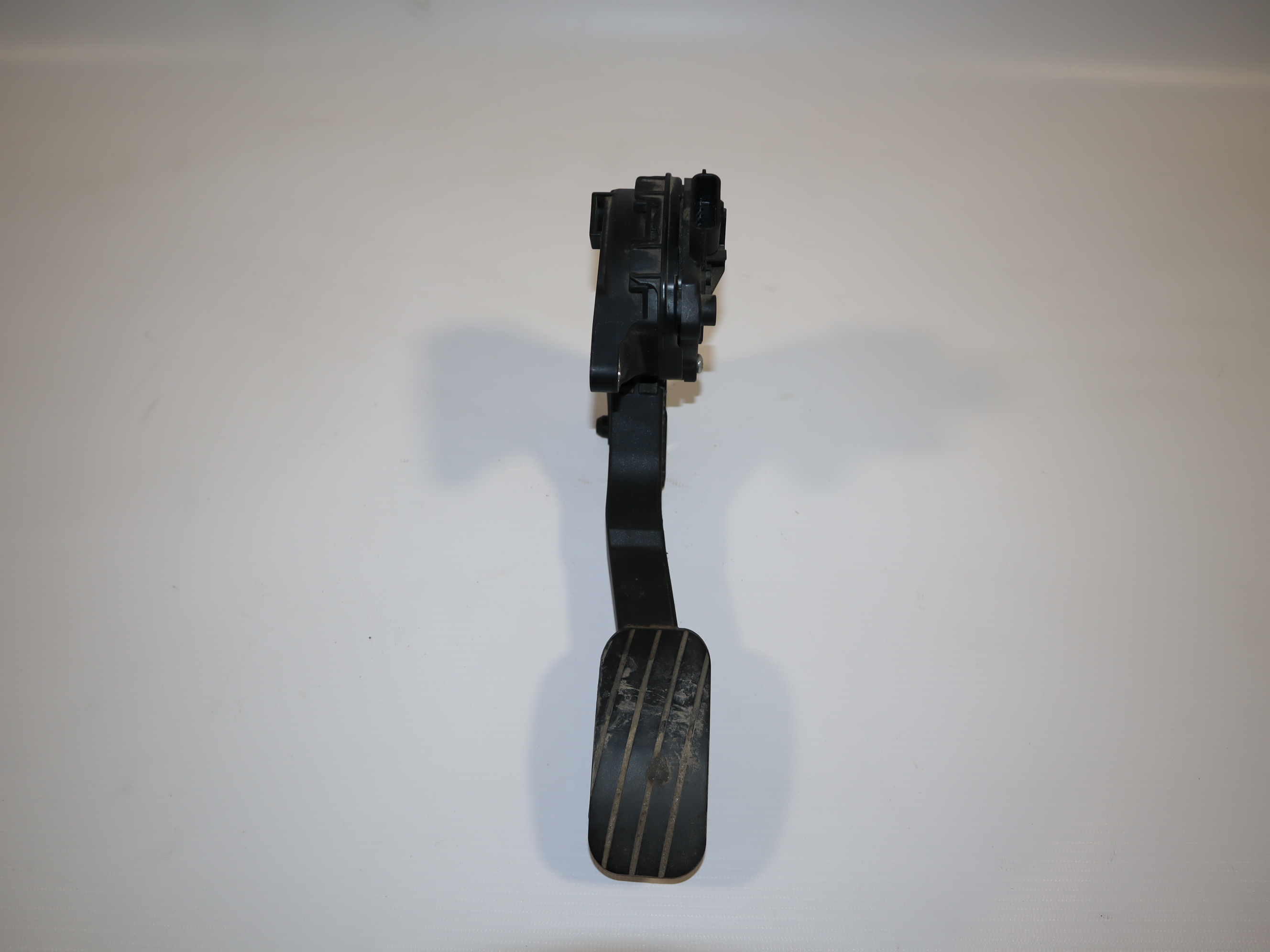 Педаль газу Renault Master (Opel Movano, Nissan NV400) 2010 -, 180107523R,8200672369 Б/В