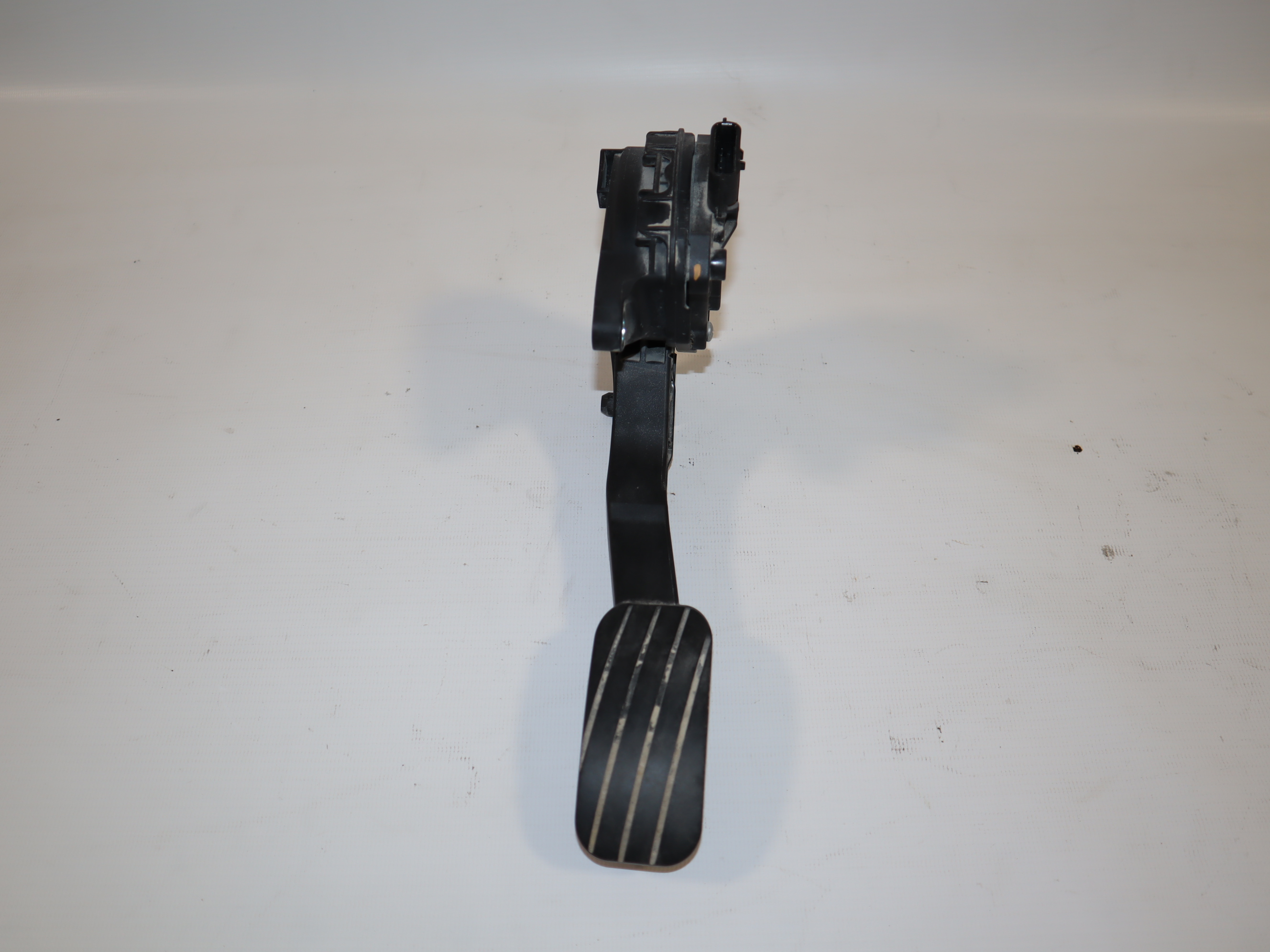 Педаль газу Renault Master (Opel Movano, Nissan NV400) 2010 -, 180107523R,8200672369 Б/В