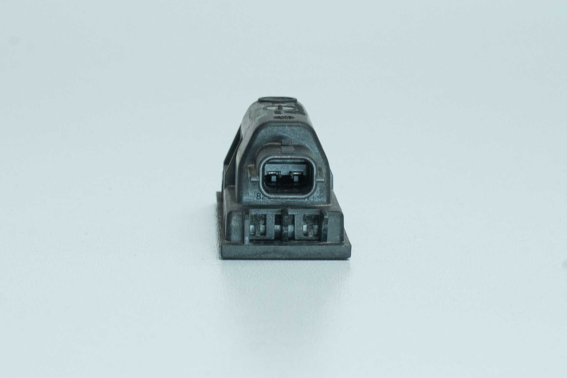 Плафон підсвітки номера Renault Master/Trafic (Opel Movano/Vivaro, Nissan NV400/NV300) 2010 -, 8200480127 Б/В
