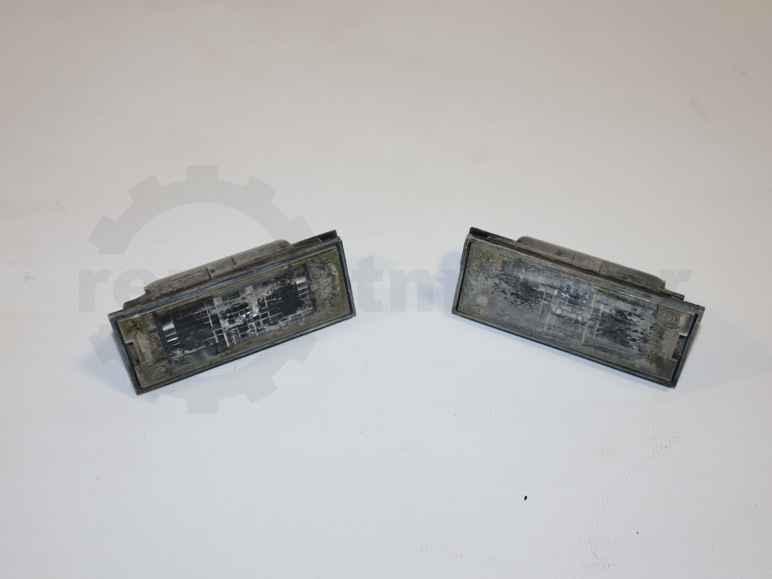 Плафон підсвітки номера Renault Master/Trafic (Opel Movano/Vivaro, Nissan NV400/NV300) 2010 -, 8200480127 Б/В