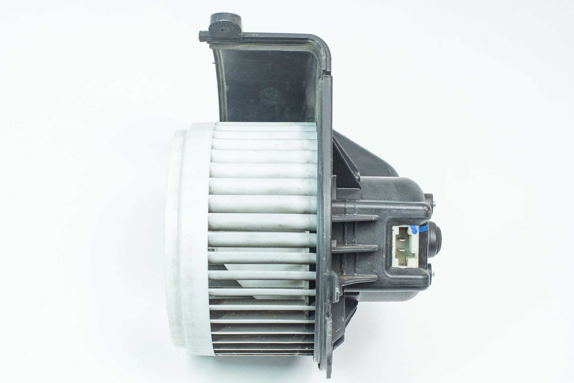 Моторчик пічки (вентилятор) Renault Master/Trafic (Opel Movano/Vivaro, Nissan NV400/NV300) 2010 -, 7701068976 Б/В