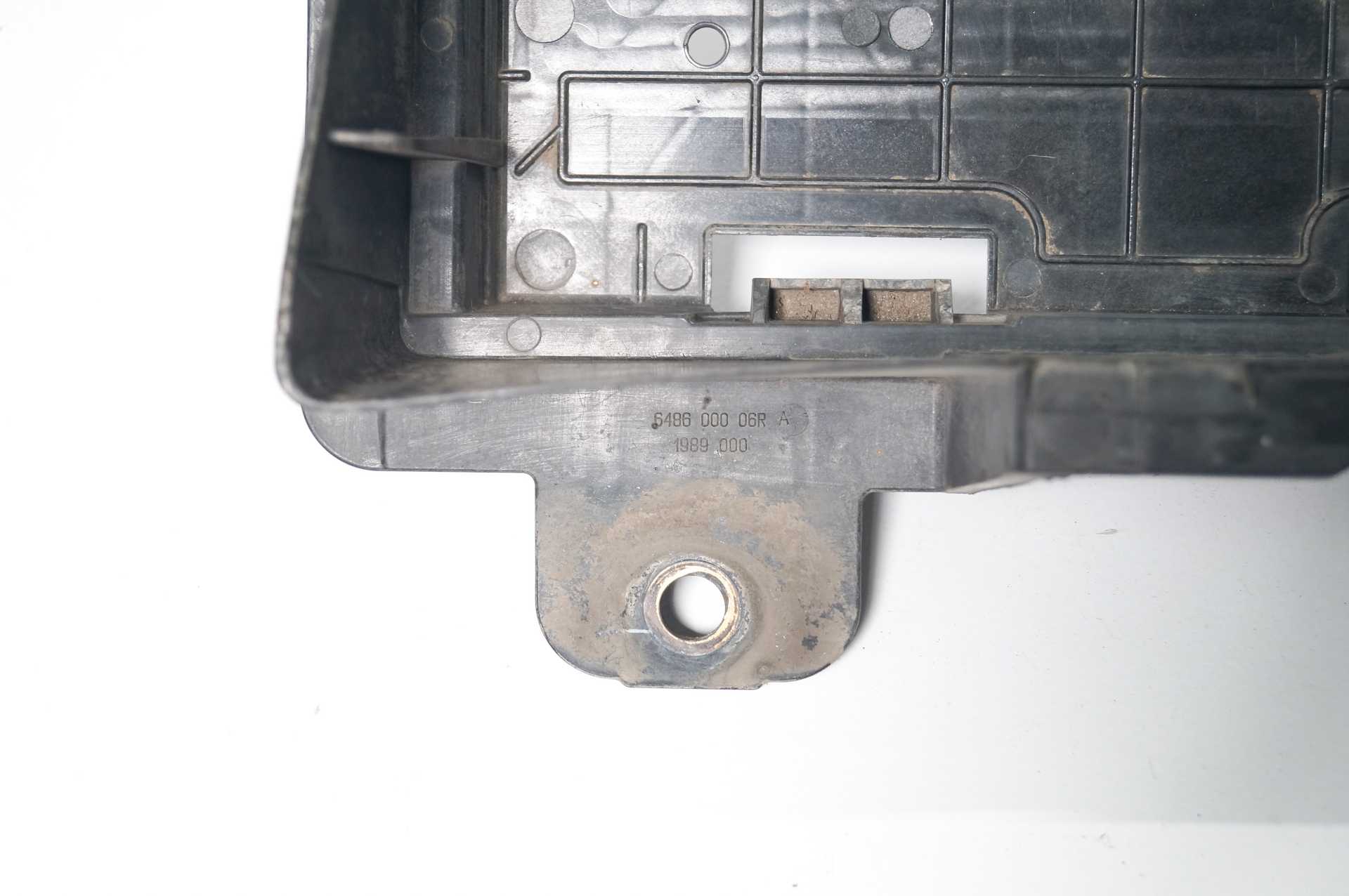 Підставка АКБ пластикова Renault Master (Opel Movano, Nissan NV400) 2010 -, 648600006R Б/В