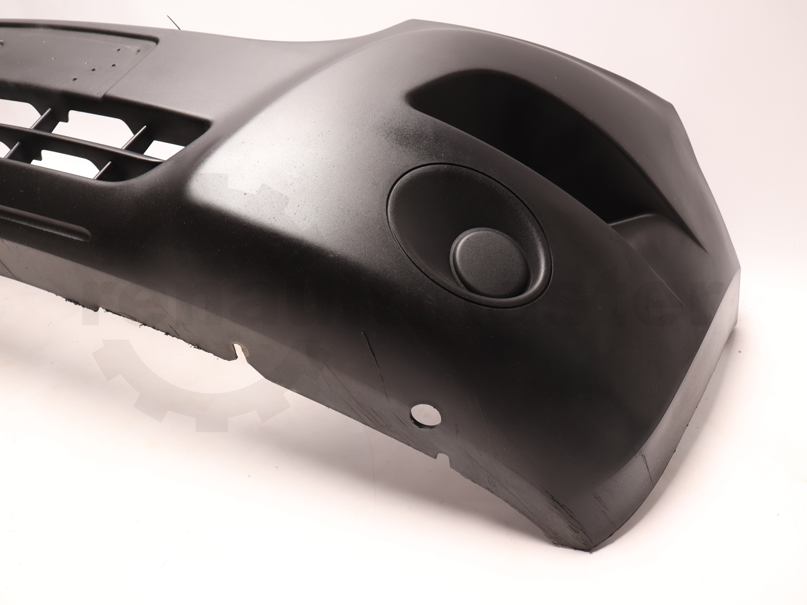 Бампер передній (без протитуманок) Renault Master 2010 -, 620220006R Б/В