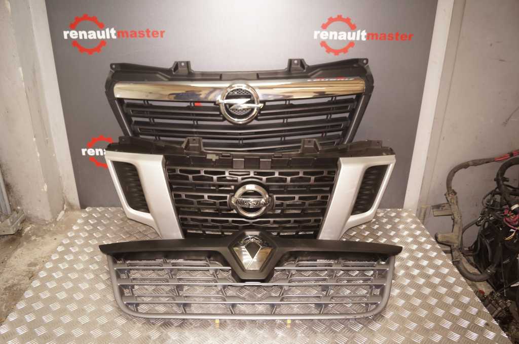 Решітка радіатора (до рестайлінга) Renault Master - 2014, 623100256R Б/В