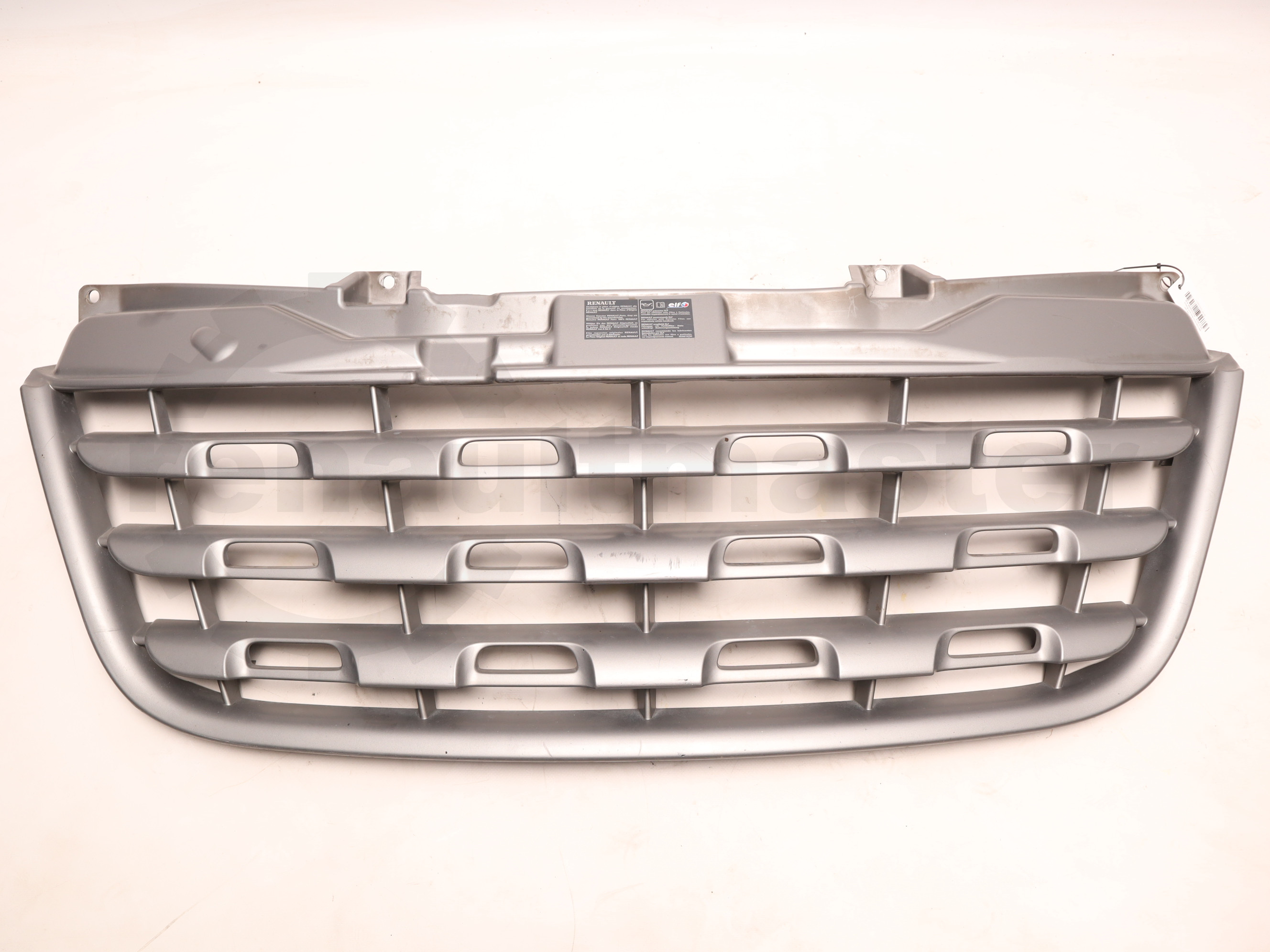 Решітка радіатора (до рестайлінга) Renault Master 2010-2014, - 623100256R Б/В