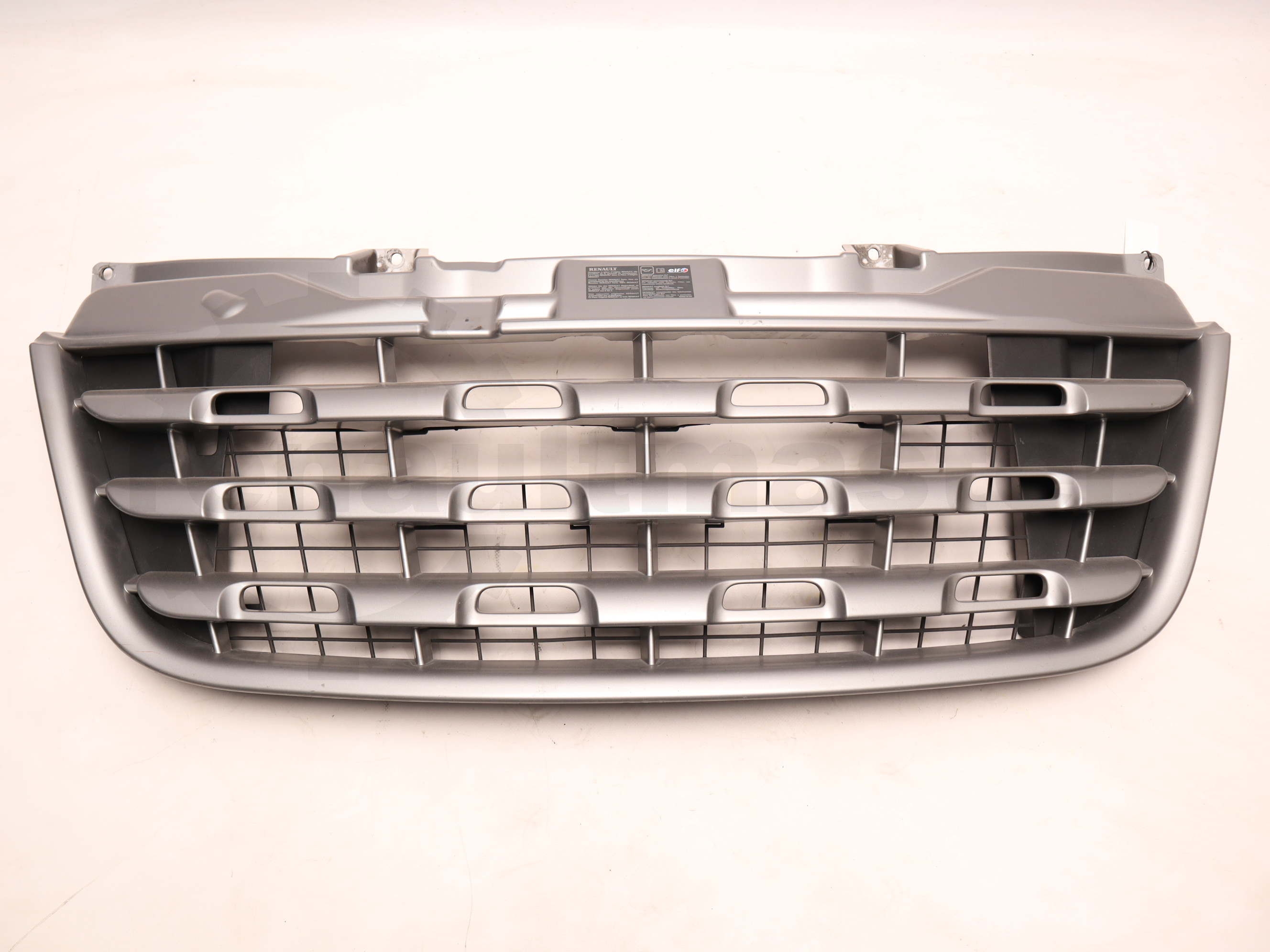 Решітка радіатора (до рестайлінга) Renault Master 2010-2014, - 623100256R Б/В