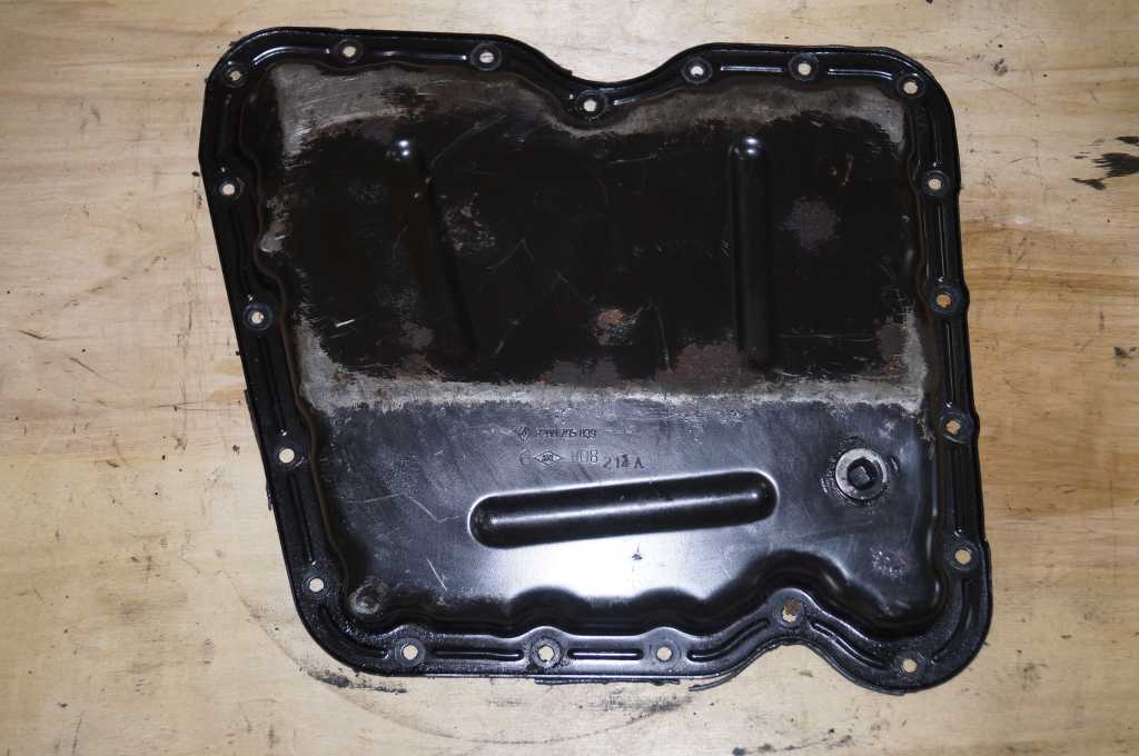 Піддон масляний Renault Trafic 2.0 (Vivaro, Primastar) 2006-2014, 8200795039 Б/В