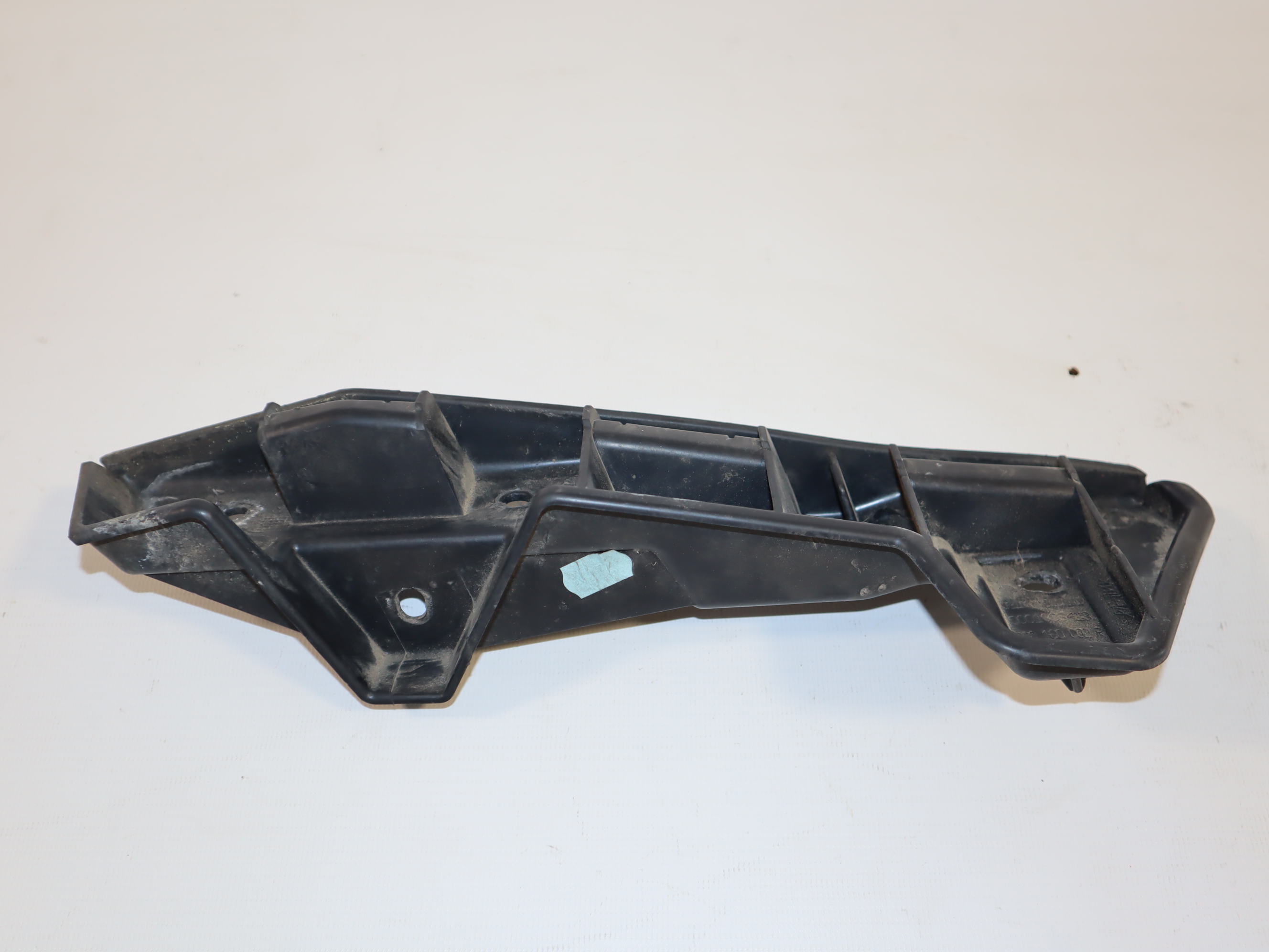 Кріплення переднього бампера праве Renault Master (Opel Movano, Nissan NV400) 2010 -, 960160002R Б/В