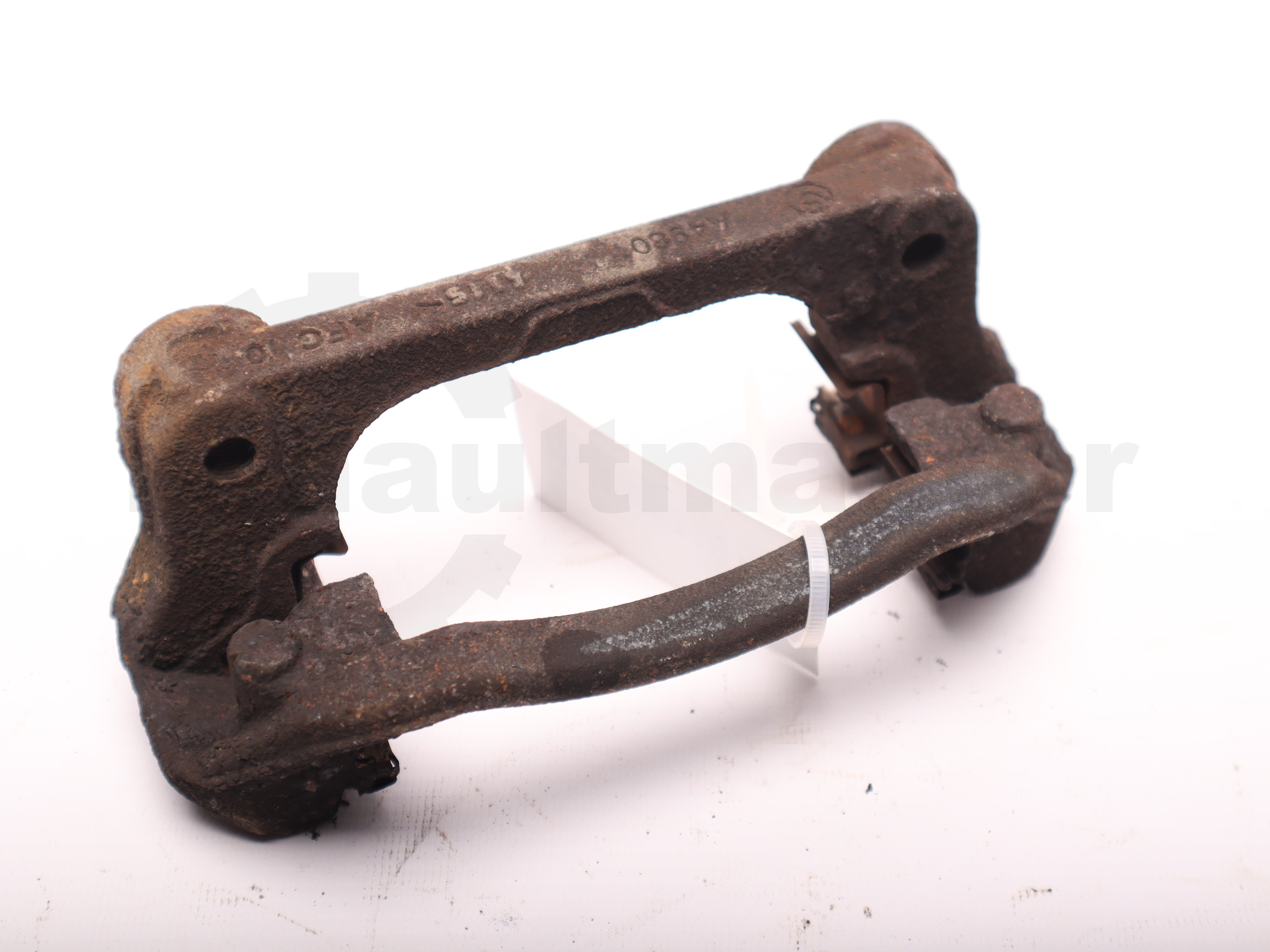 Скоба супорта заднього (передній привід) Renault Master (Opel Movano, Nissan NV400) 2010 -, 440013696R Б/В