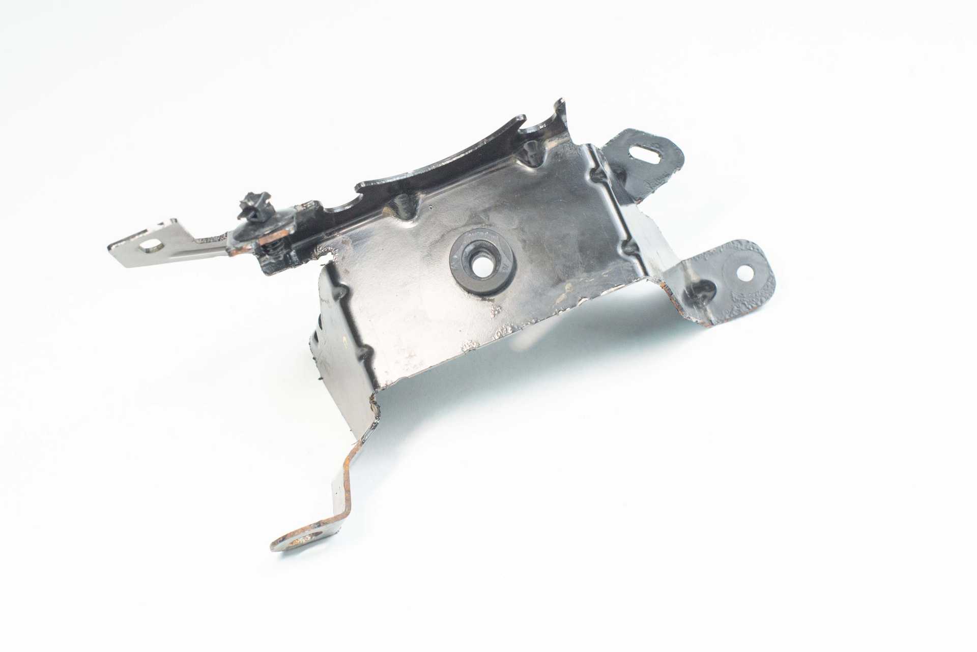 Кронштейн блока ABS Renault Master (Opel Movano, Nissan NV400) 2010 -, 8200735313 Б/В
