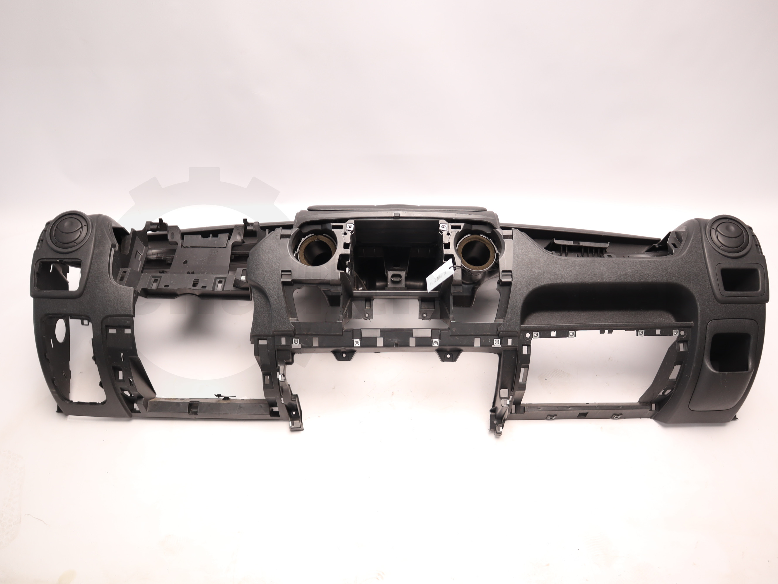 Центральна панель салону (торпедо) Renault Master (Opel Movano, Nissan NV400) 2010 -, 681000035R Б/В