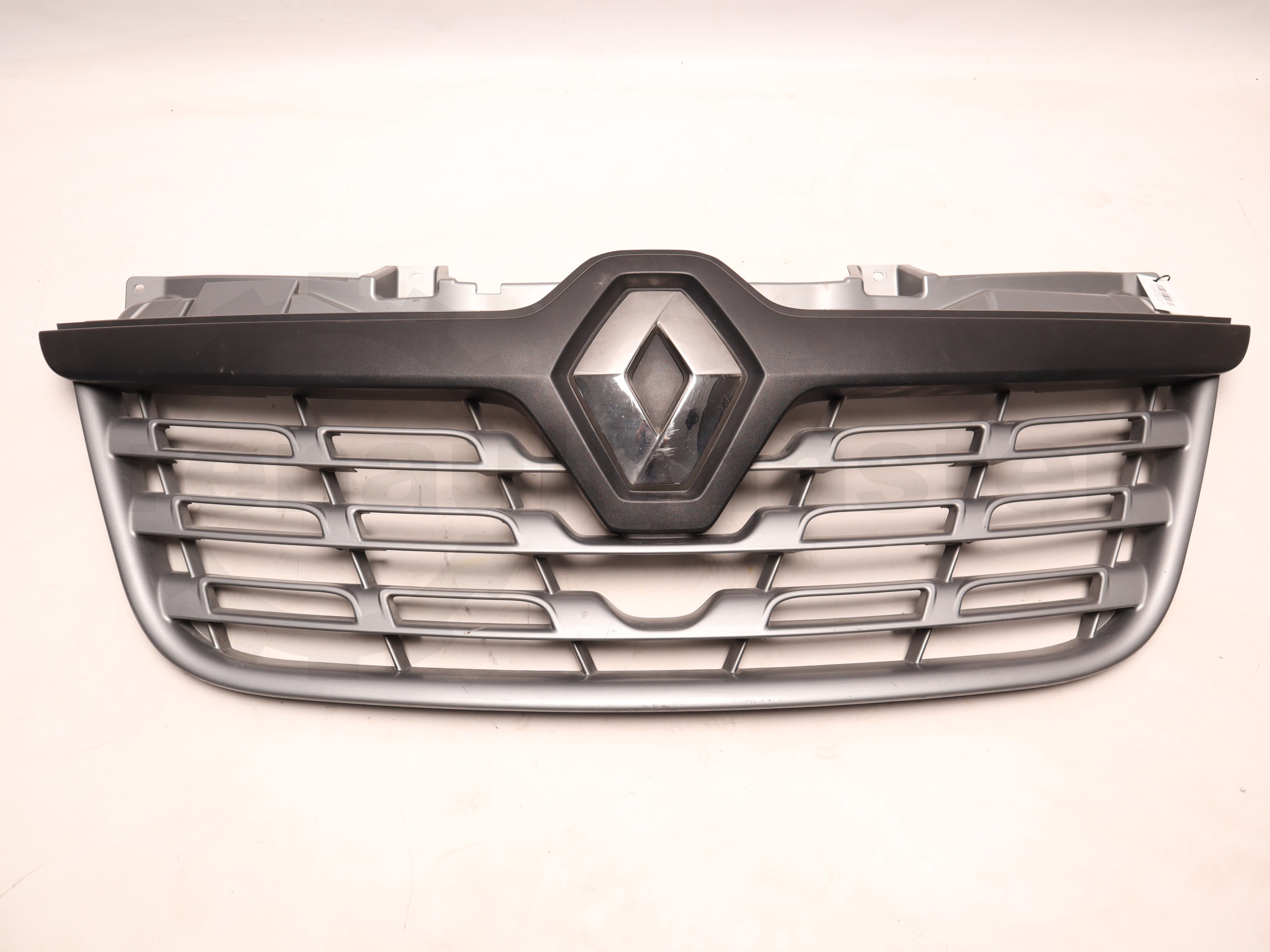 Решітка радіатора (після рестайлінга) Renault Master 2014 -, 623104199R Б/В