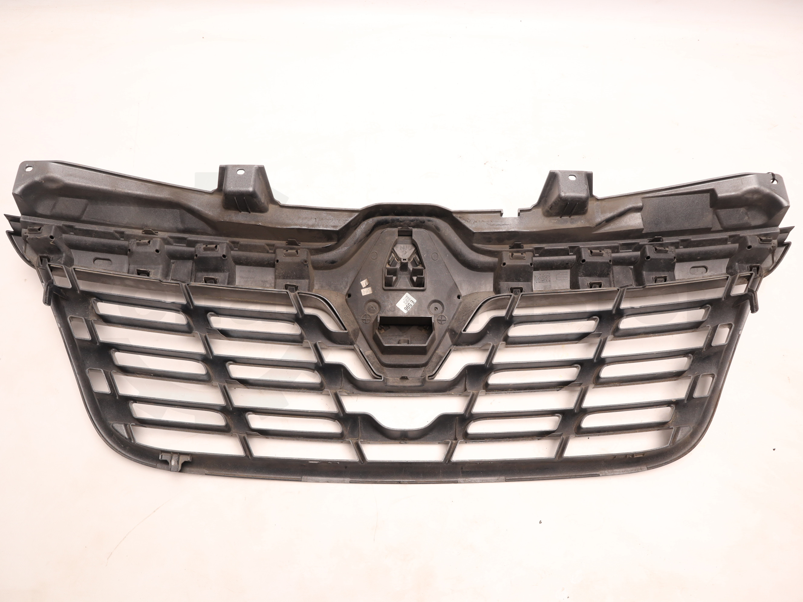 Решітка радіатора (після рестайлінга) Renault Master 2014 -, 623104199R Б/В