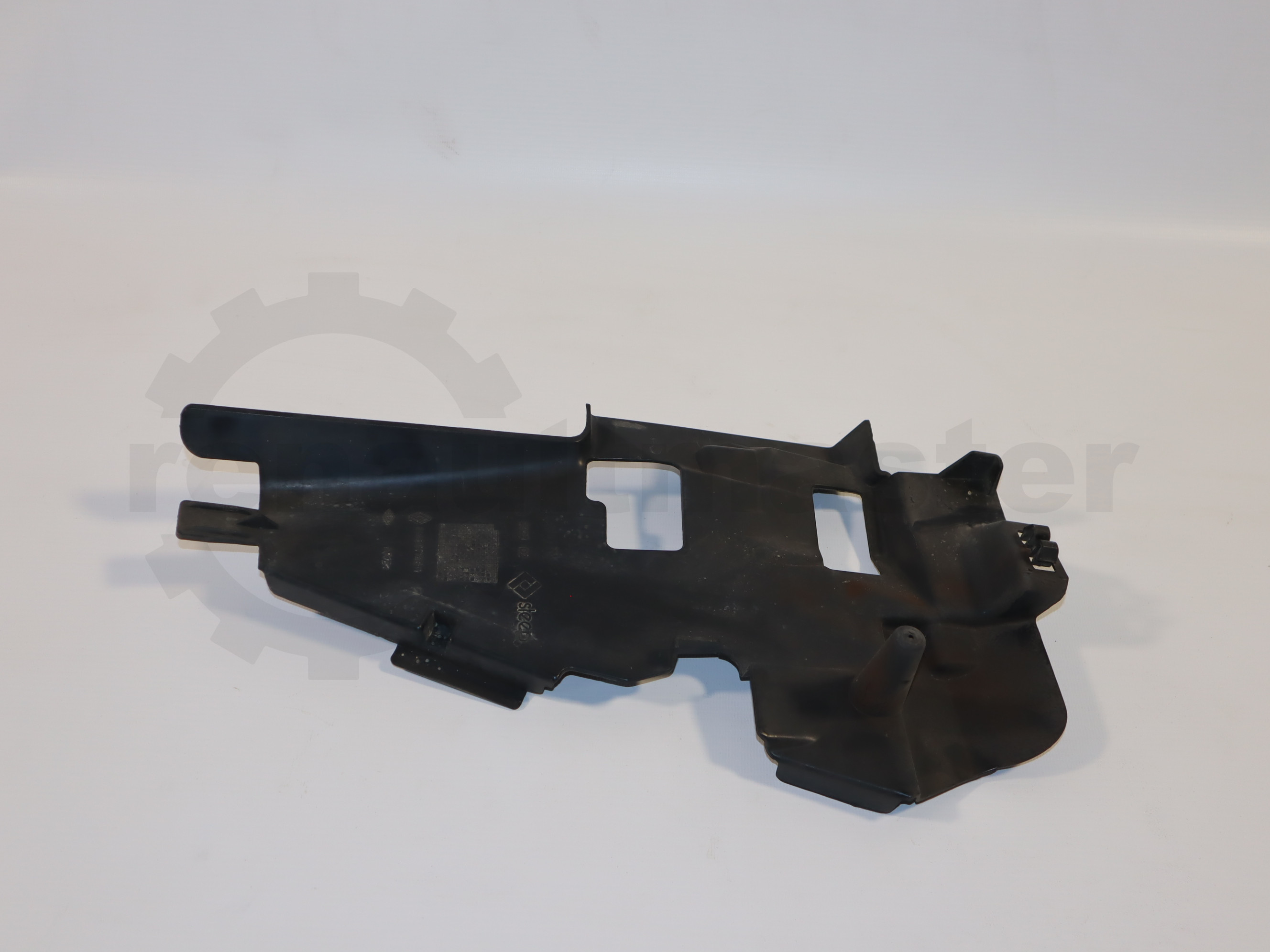 Дефлектор радіатора (правий) Renault Master (Opel Movano) 2010 -, 214982412R/214987755R Б/В