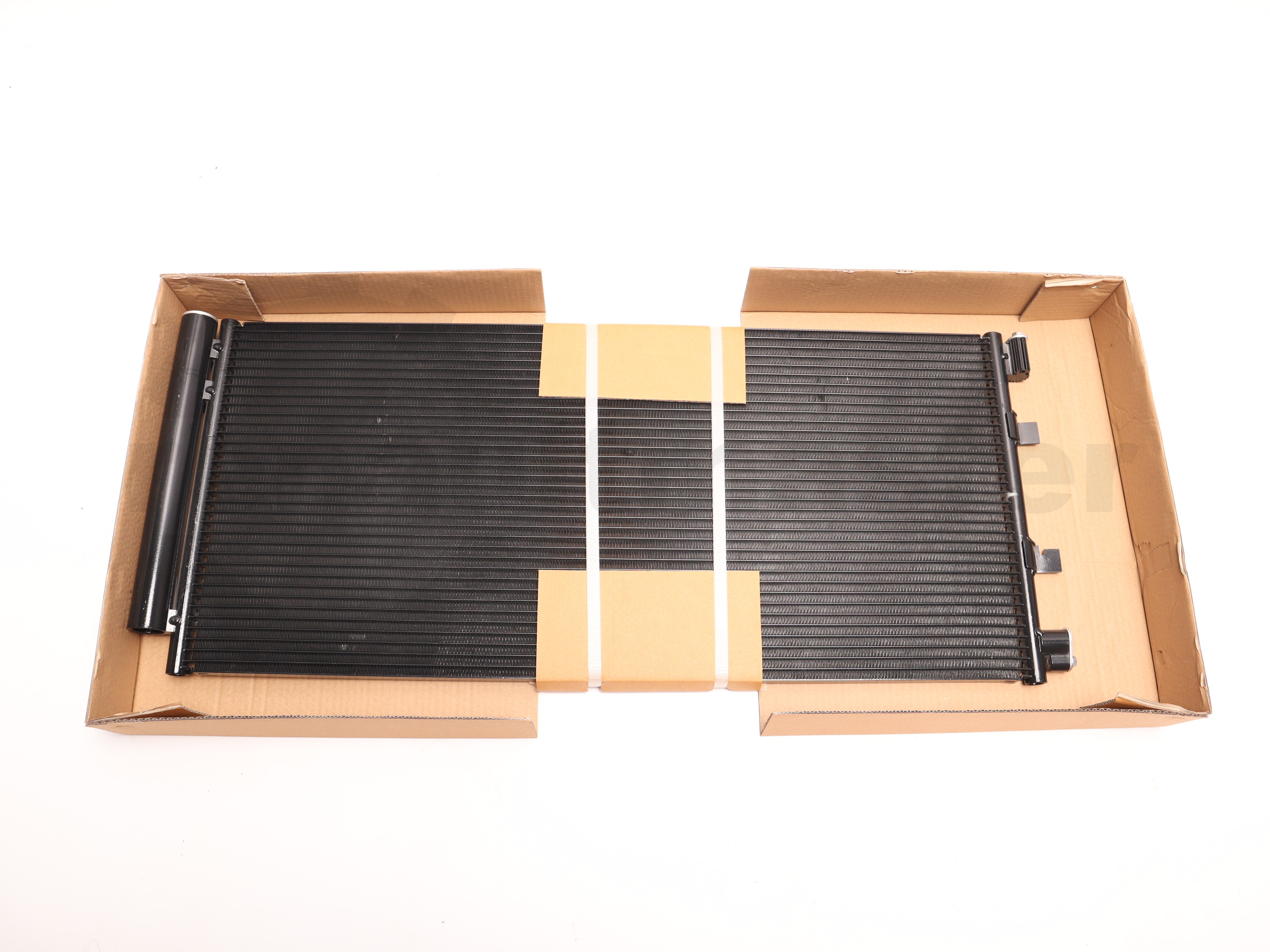 Радіатор кондиціонера Renault Master (Movano, NV400) 2010, - KTT110417 Thermotec