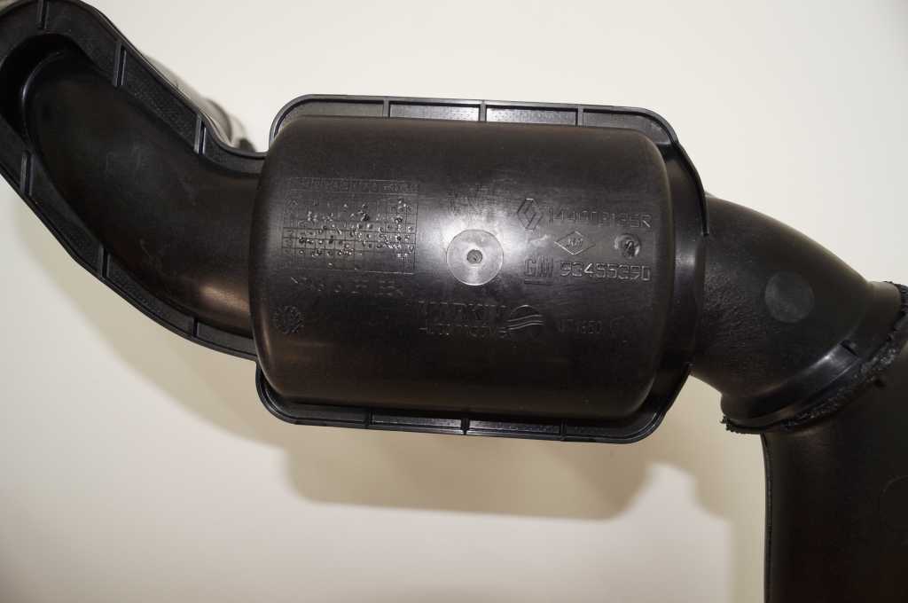 Патрубок турбіни Renault Trafic 2, 2.0, 144602126R OE