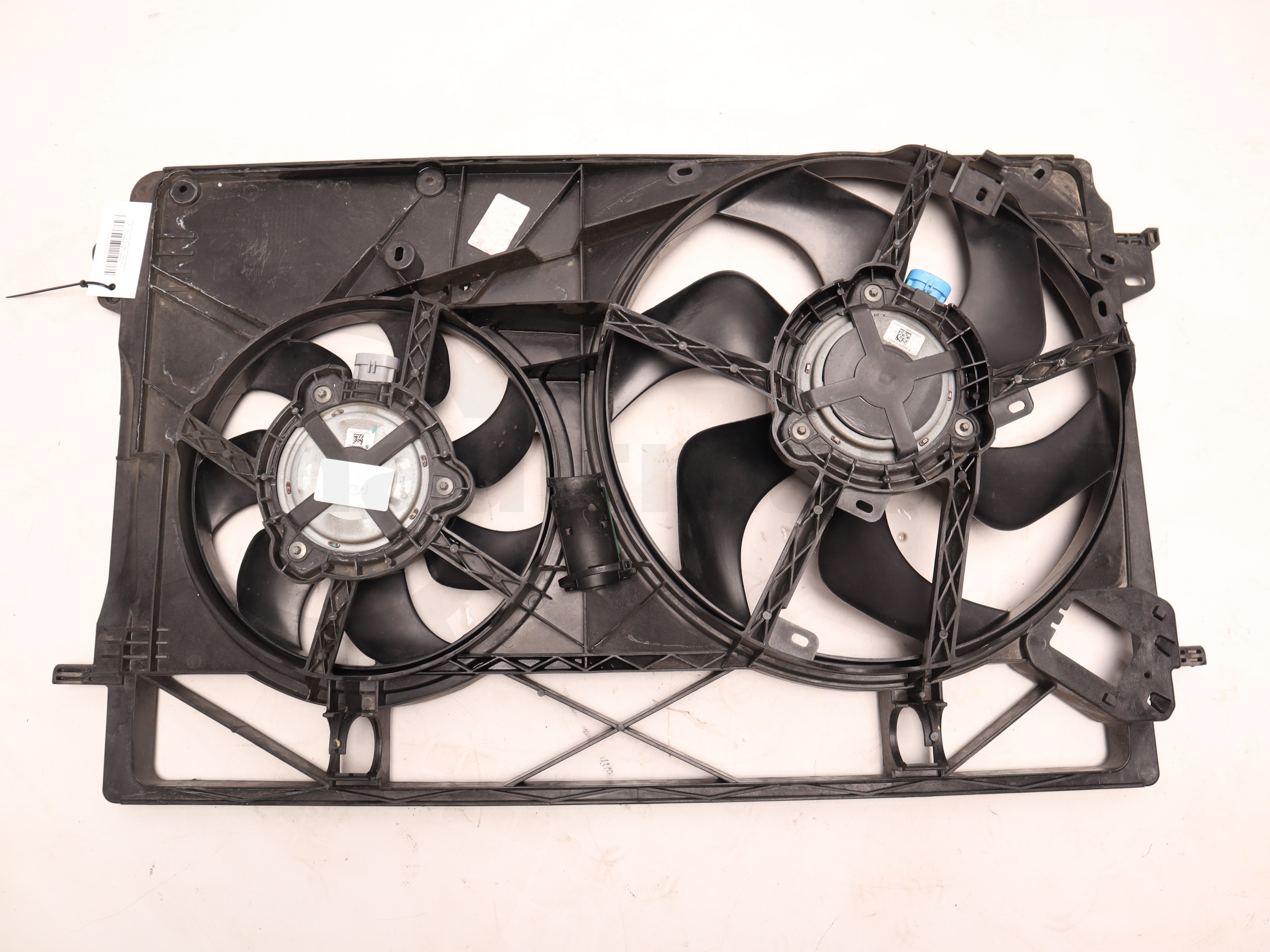 Дифузор з електровентиляторами Renault Trafic (Opel Vivaro, Nissan NV300) 2014 -, 214816680R 214818795RБ/В