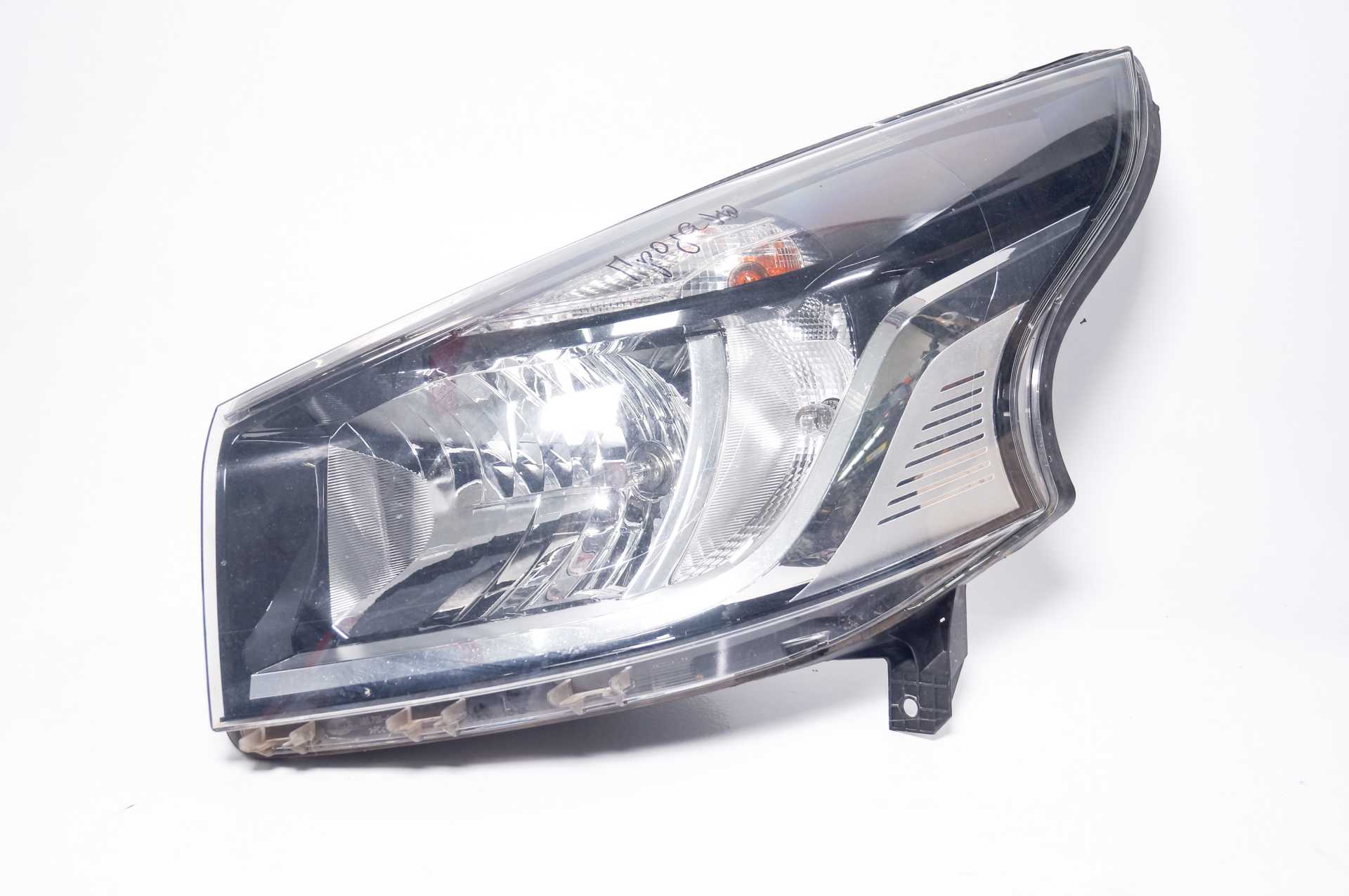 Фара передня ліва Renault Trafic 2014 -, 260607934R Б/В