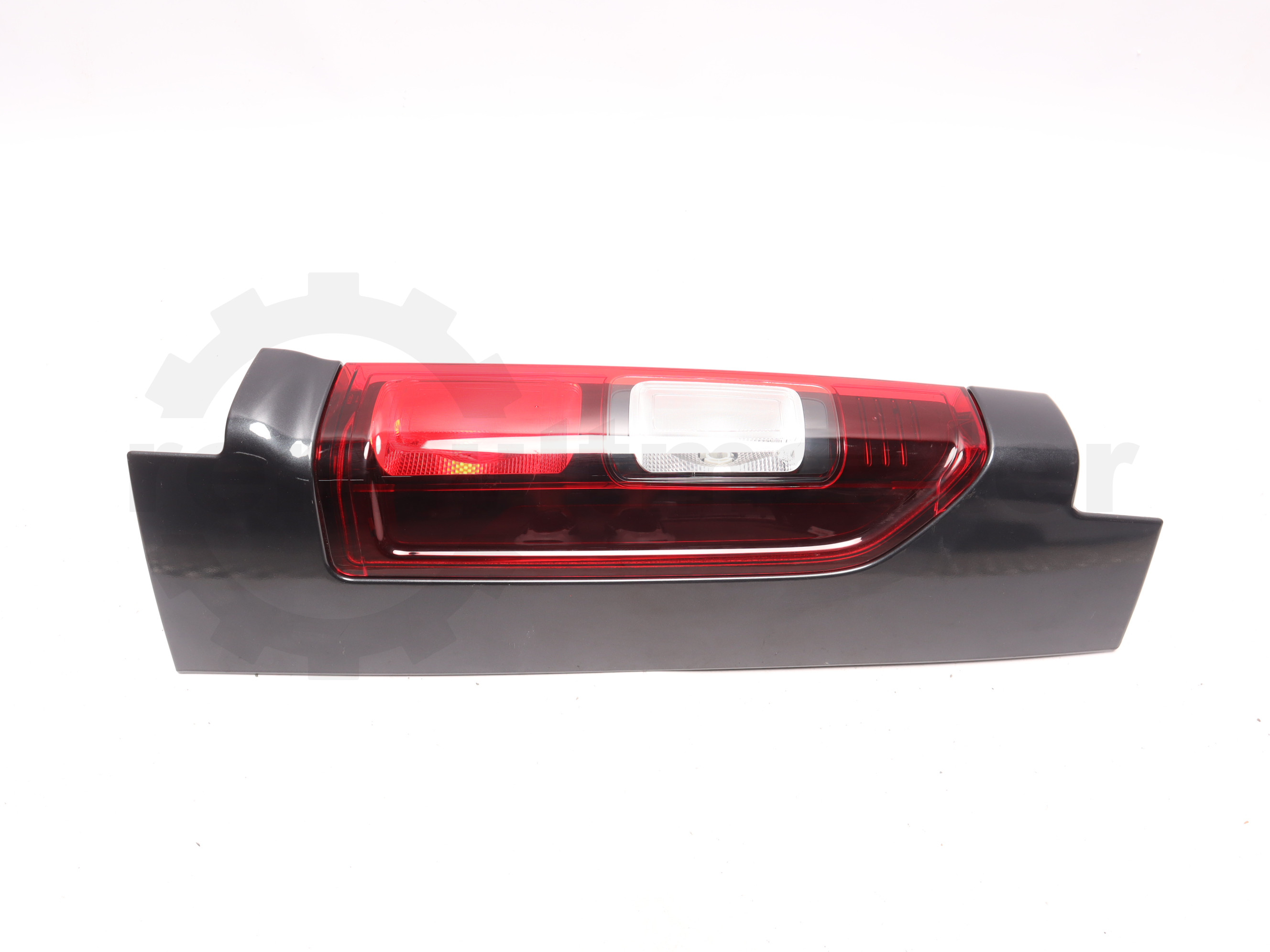 Ліхтар задній правий 180* Renault Trafic (Opel Vivaro, Nissan NV300) 2014 -, 265504656R (180*) Б/В