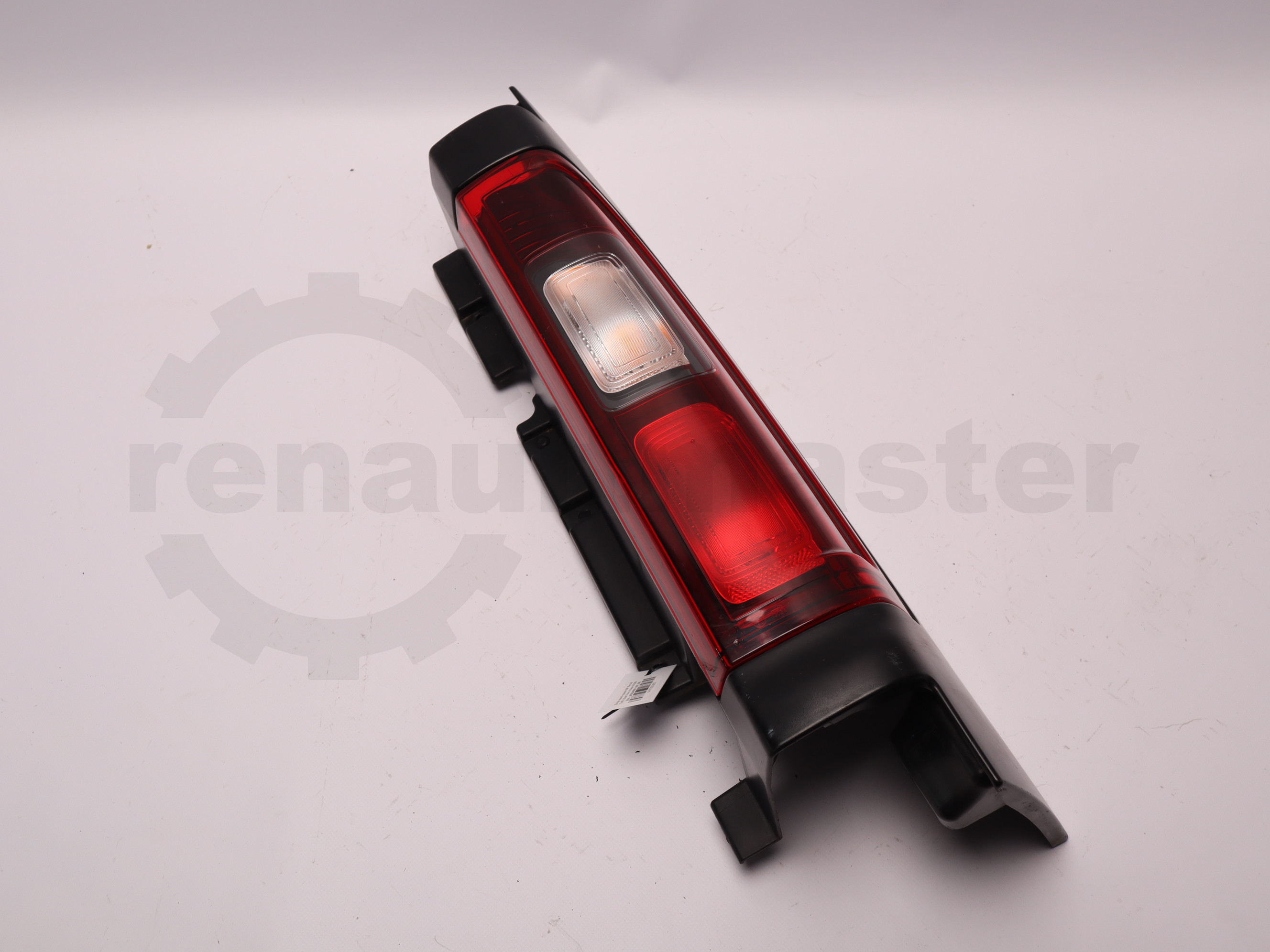 Ліхтар задній правий 180* Renault Trafic (Opel Vivaro, Nissan NV300) 2014 -, 265504656R (180*) Б/В