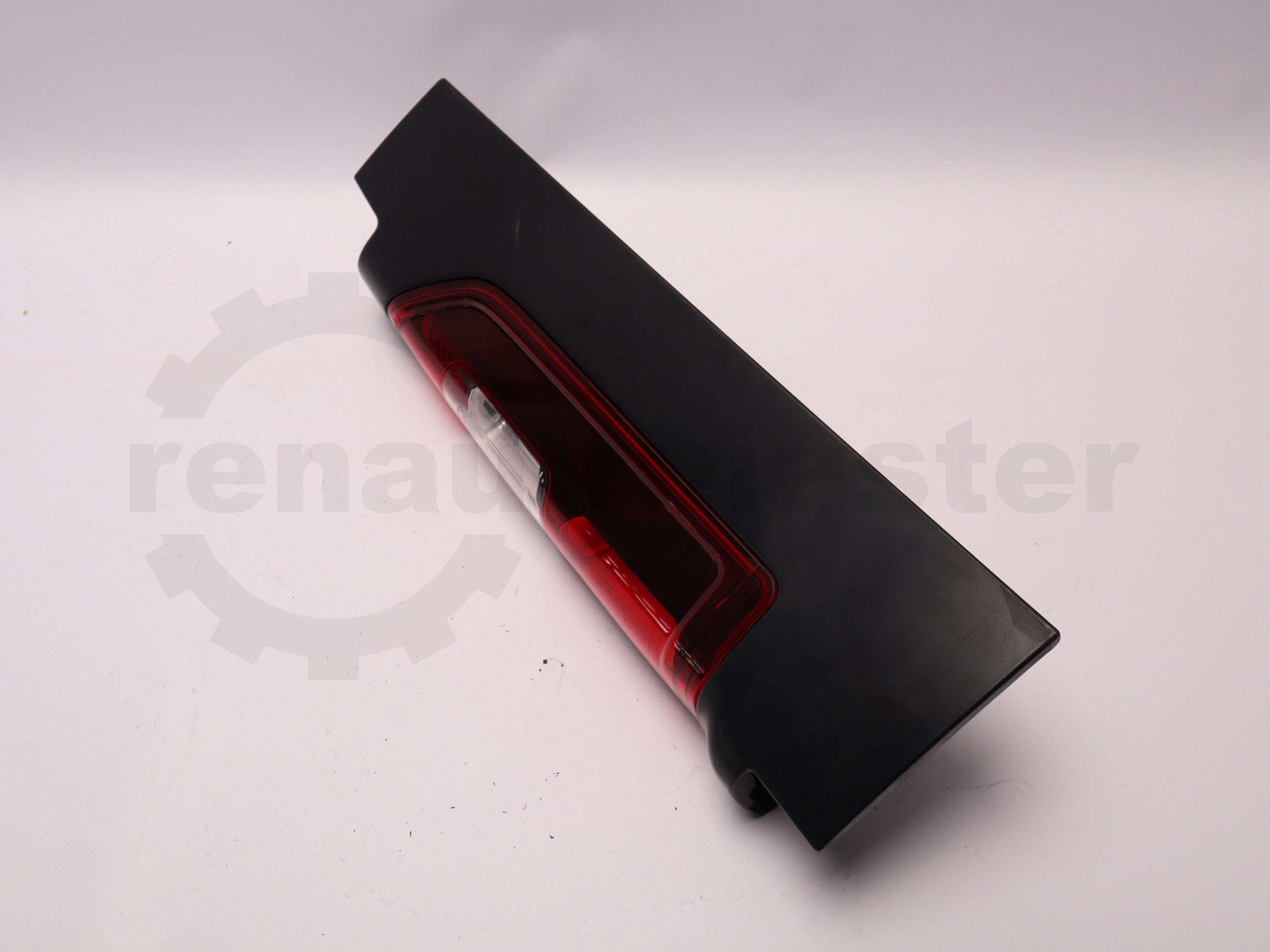 Ліхтар задній правий 180* Renault Trafic (Opel Vivaro, Nissan NV300) 2014 -, 265504656R (180*) Б/В