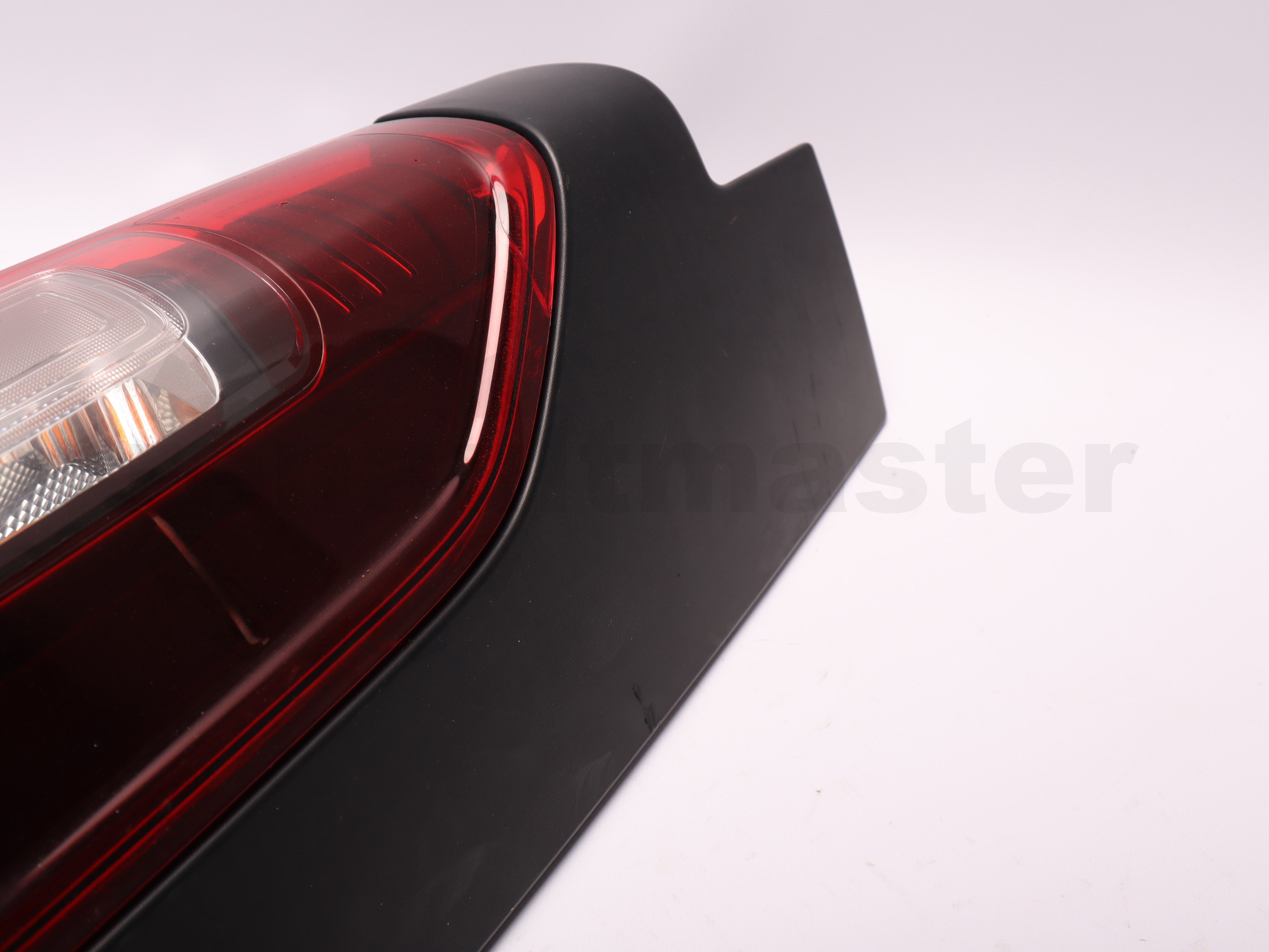 Ліхтар задній правий 180* Renault Trafic (Opel Vivaro, Nissan NV300) 2014 -, 265504656R (180*) Б/В