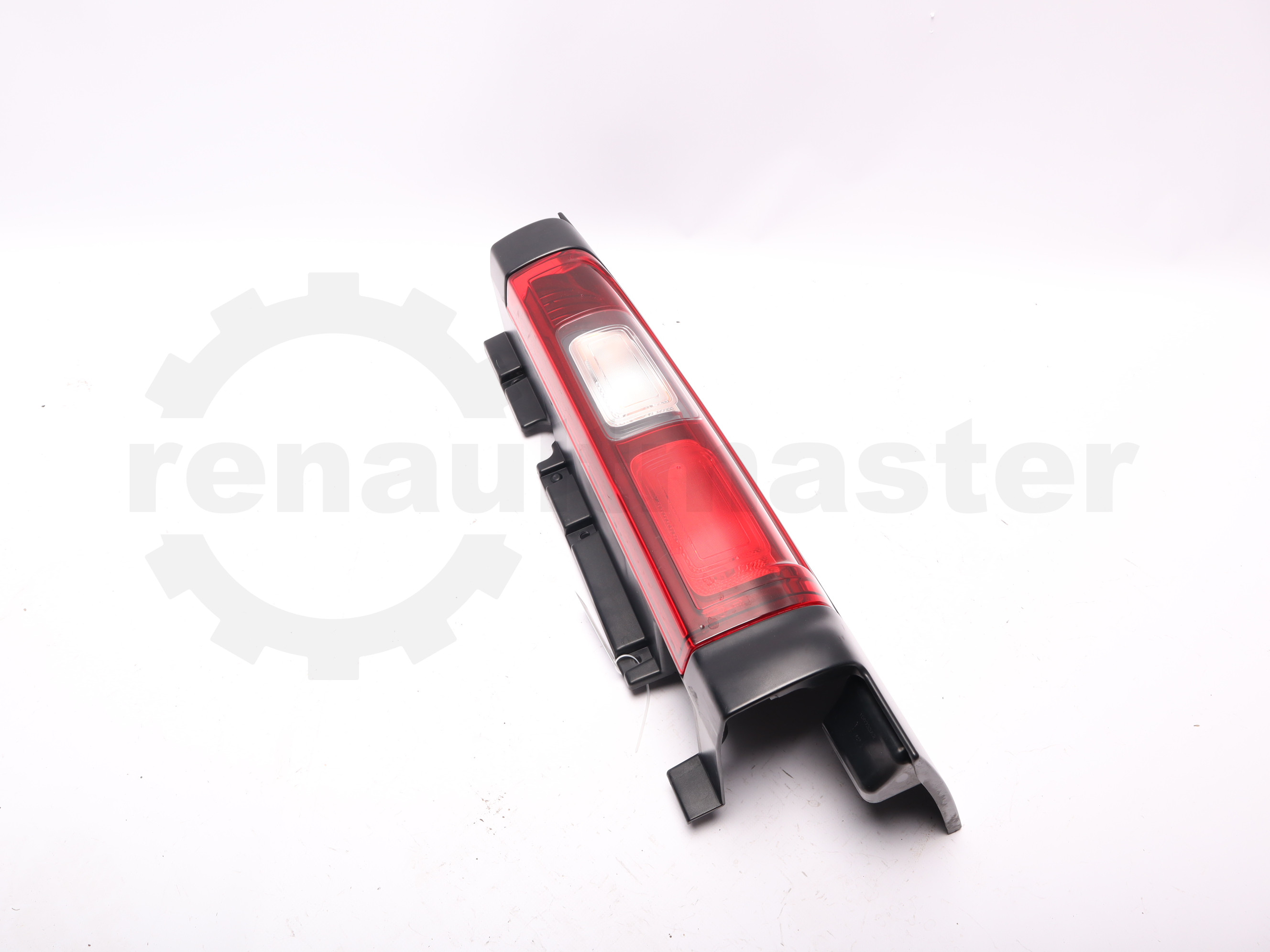 Ліхтар задній правий 180* Renault Trafic (Opel Vivaro, Nissan NV300) 2014 -, 265504656R (180*) Б/В