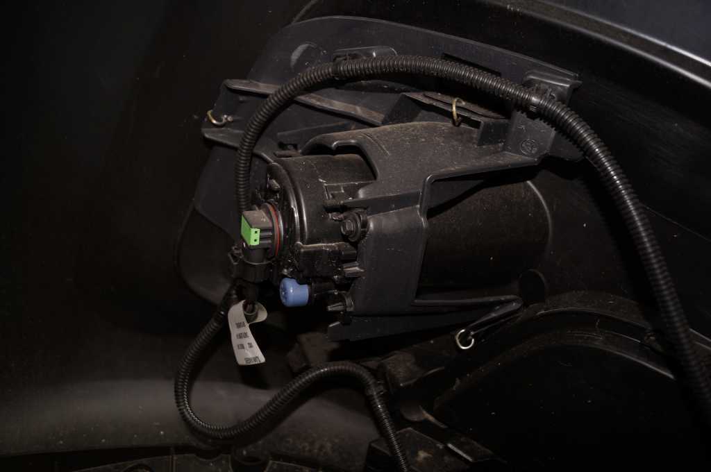 Бампер передній (з протитуманками) Renault Trafic 2014-, 620226969R Б/В